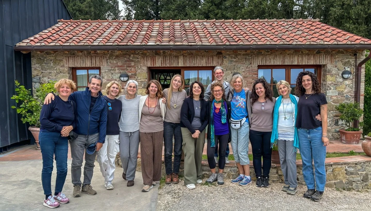 Still softly floating in the beauty of this past weekend in Tuscany.

Deep gratitude to every beautiful soul who gathered with such openness, courage, tenderness, laughter, tears, wonder, and reverence for the more-than-human world.

Together we list
