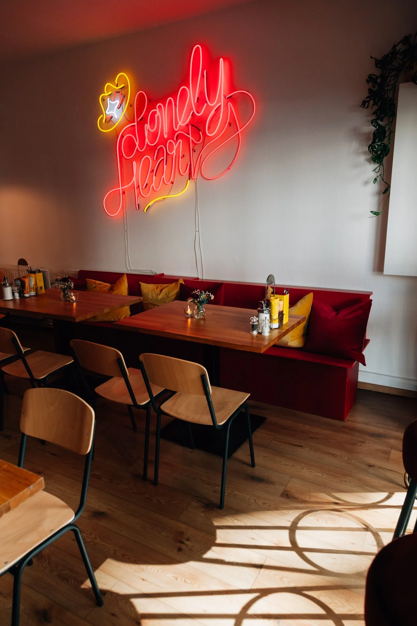 LonelyHeartsCafe_Interior21_VeraLandmann_131 copy 2.JPG