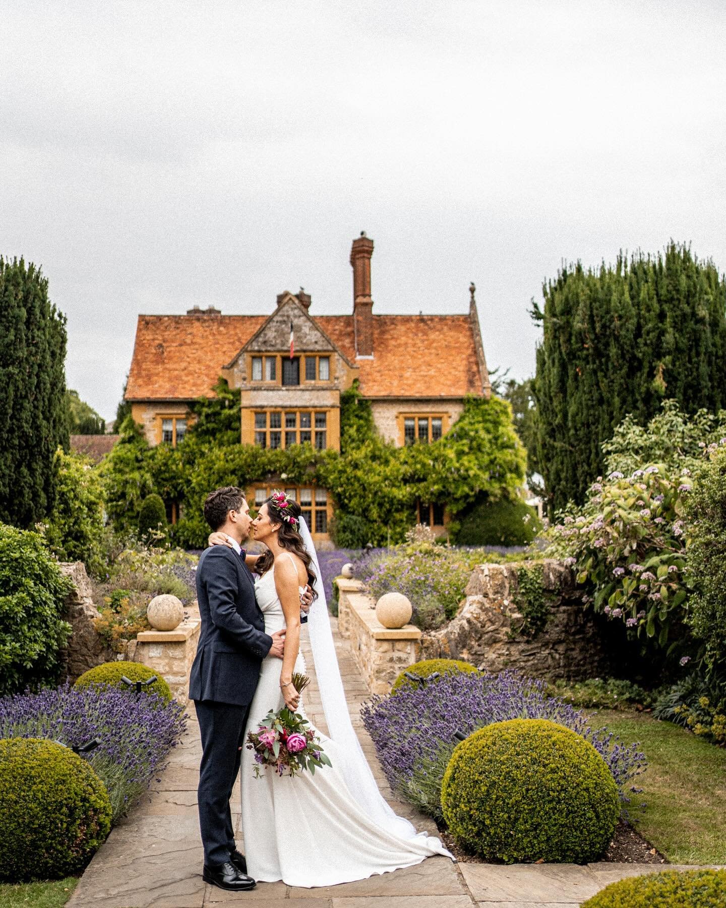 Will never get over how gorgeous these two were (&amp; are!) on their wedding day at Le Manoir (@belmondlemanoir) last year. Such a compliment to the already beautiful gardens which the venue pride themselves on!!