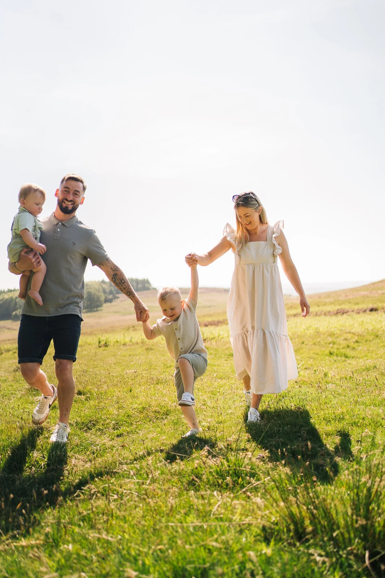 5 Favourite Outdoor Locations for Family Photos in and Around Derbyshire