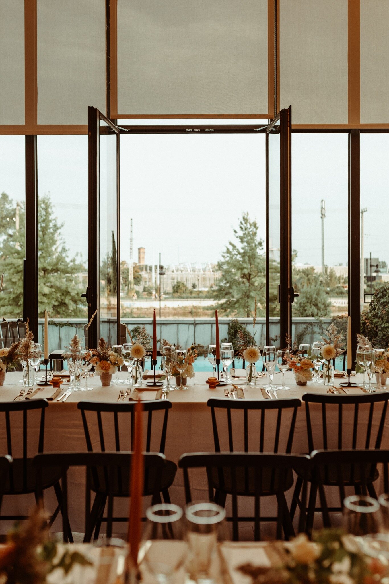 The amazing set up for M&amp;R intimate reception at @entrepotsdominion ❤

 #weddingphotographer #montrealphotographe #montrealphotographer #weddingphotography #mariagemontreal #WeddingInspiration #mariagemontr&eacute;al #modernwedding