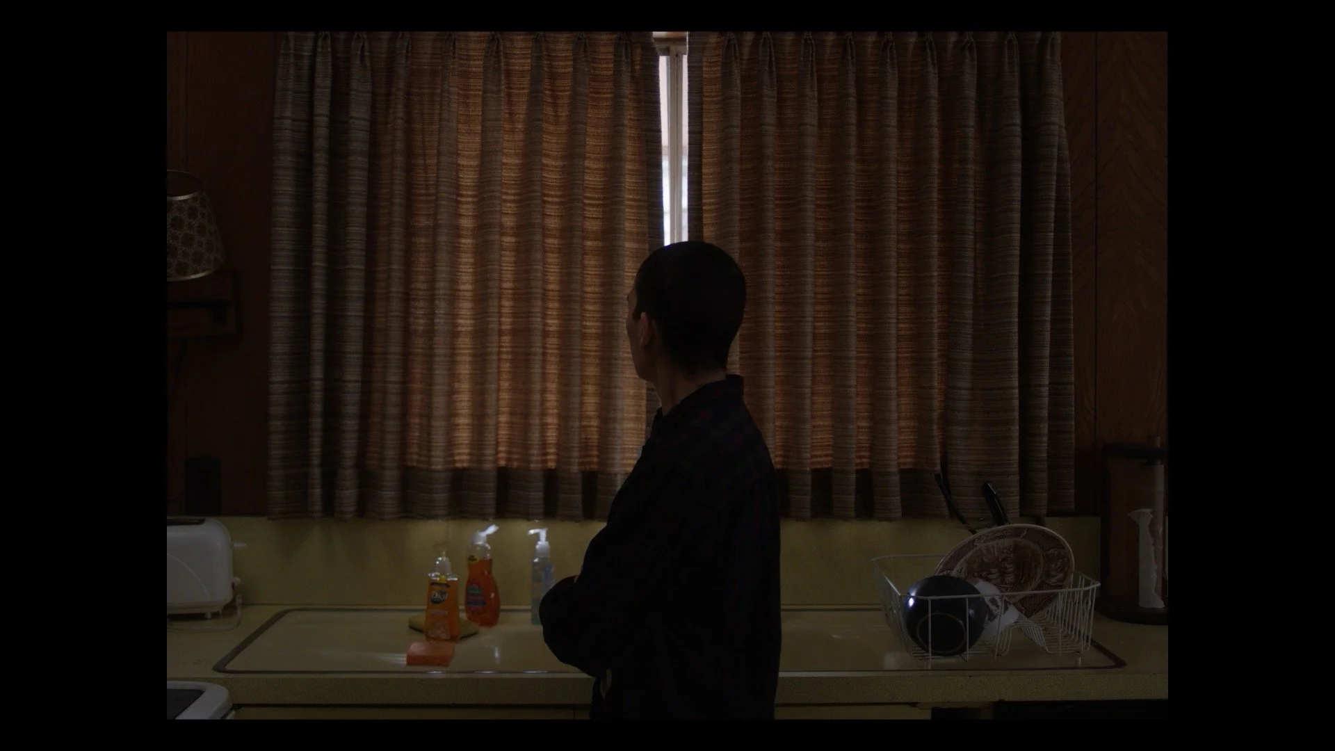 Fading / Directed by: Olivia Reed / Produced by Alexandra Hinajosa and Elise Raven