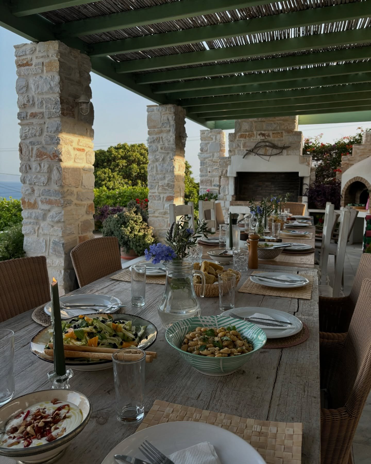 Wow wow wow what a week! Paros you have my heart. This retreat will forever be a special one. Thank you to my retreat wifey @katarinarayburnyoga for trusting me yesterday after year, for the many delirious moments and constant giggles. To everyone th