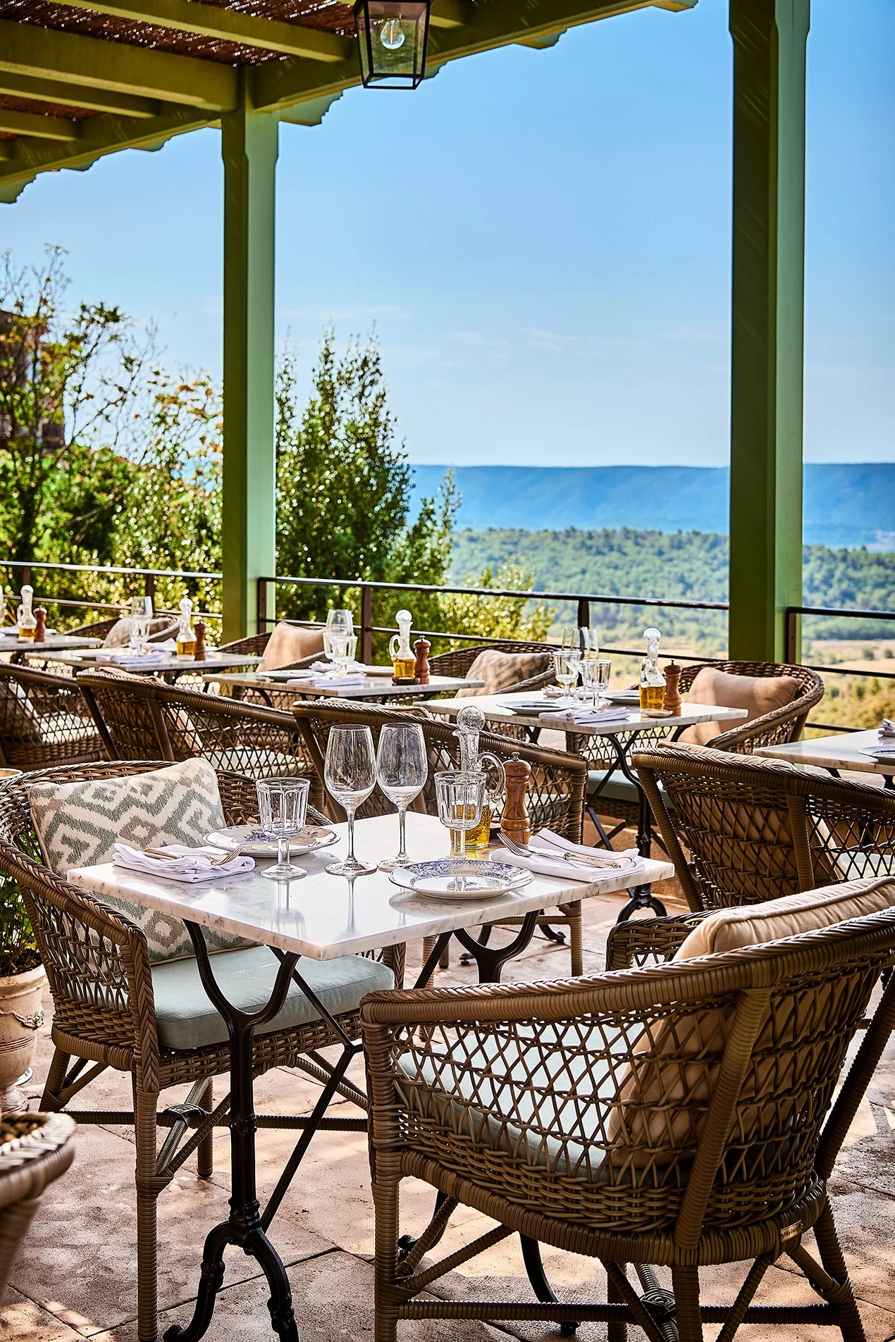 CLOVER GORDES AND JARDIN TROPEZINA are back for a sunny season