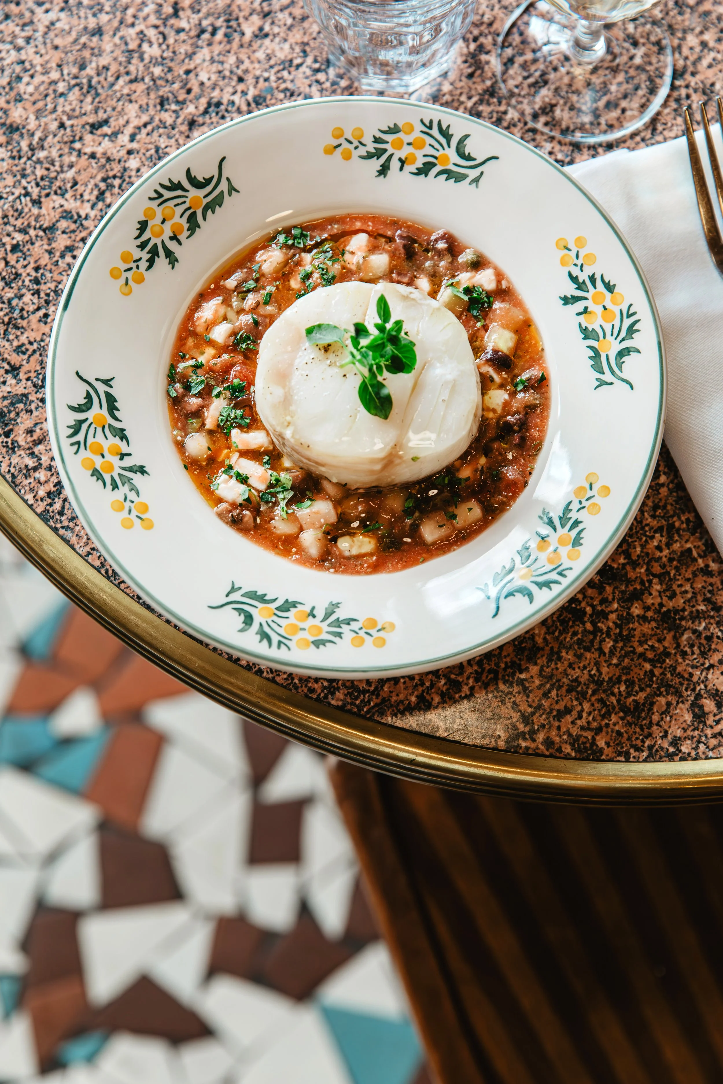Cabillaud vapeur, sauce vierge d'une salade grecque @emilieguelpa.jpg