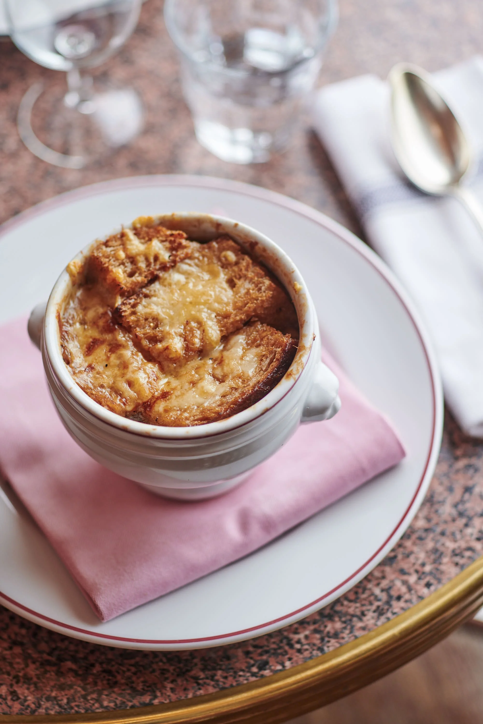 Gratinée a l'oignon @HachetteCuisine.jpg