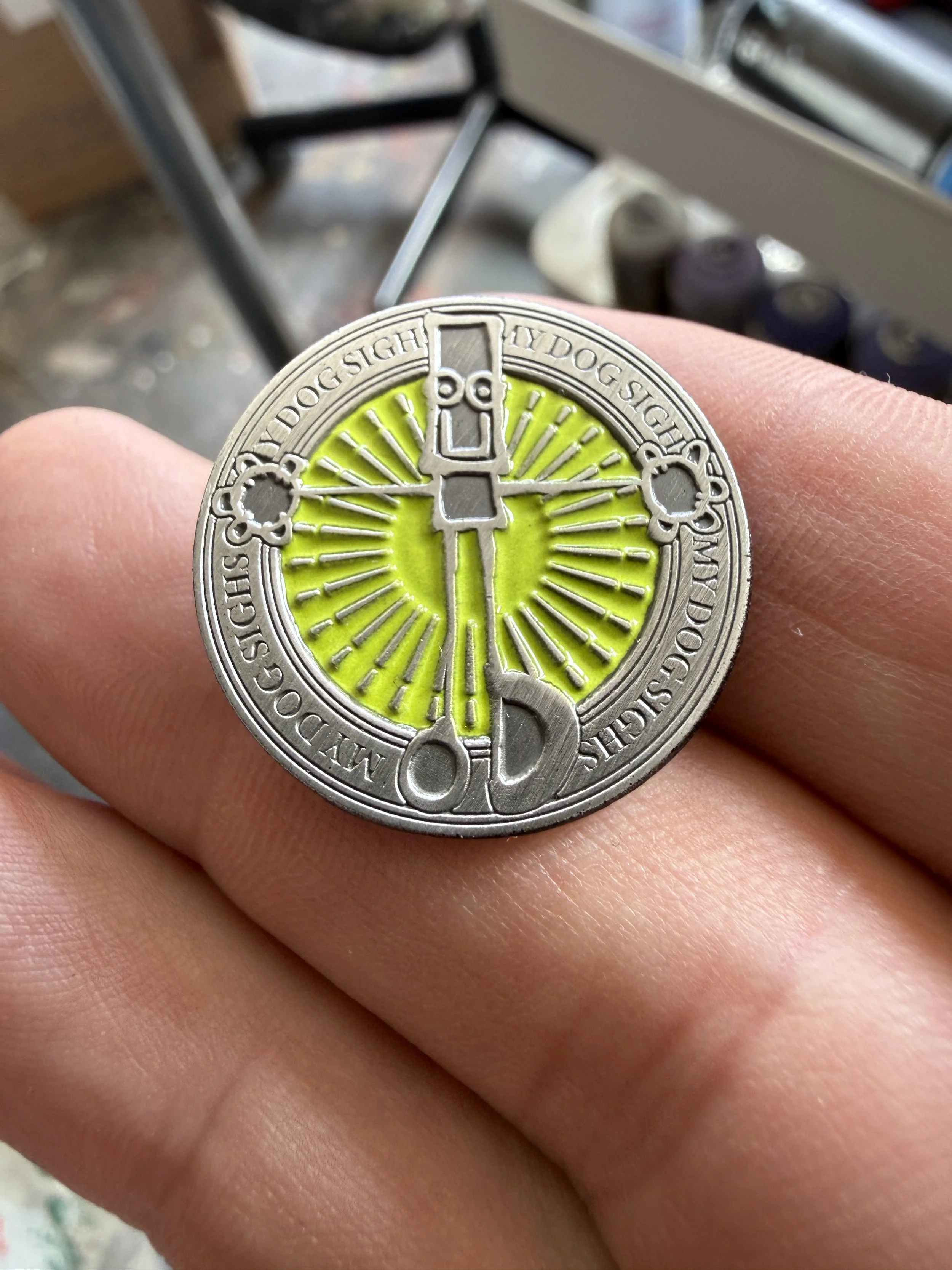 Green pin badge Everyman
