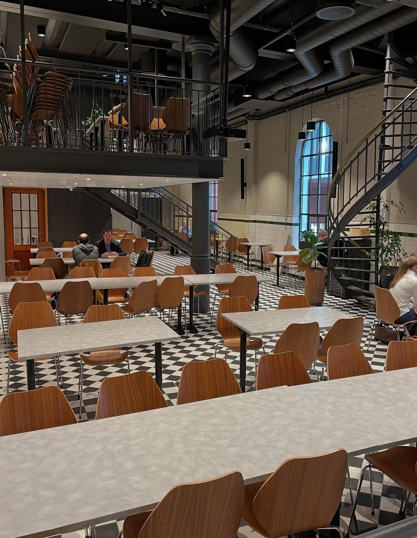 Oppstart av tjenestedesign-emnet på Høyskolen Kristiania i dag, hvor vi har ansvar for undervisningen med syv samlinger og eksamen. Fin gjeng studenter fra innovasjon og forretningsutvikling!