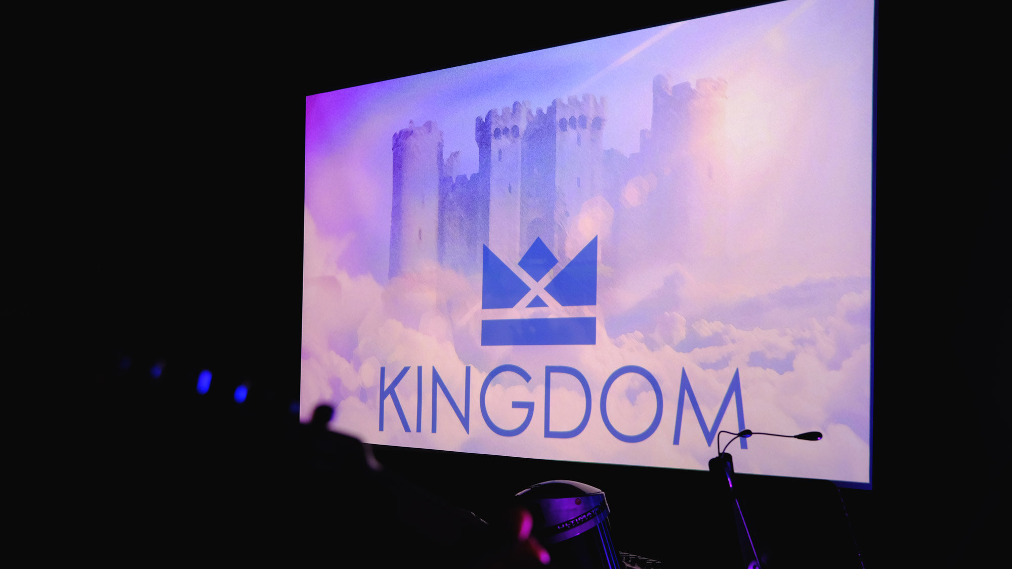 kingdom-crowd.jpg