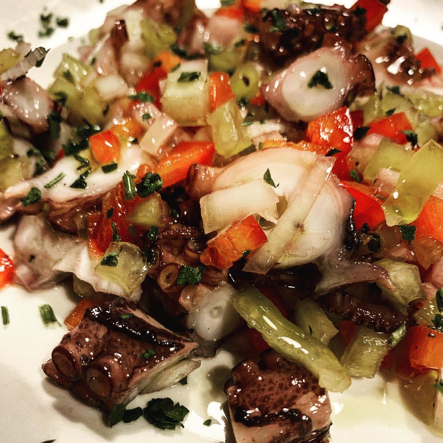 Pulpo a la vinagreta is back! #pulpo #colddishesforhotdays #salad #octopus #octopussalad