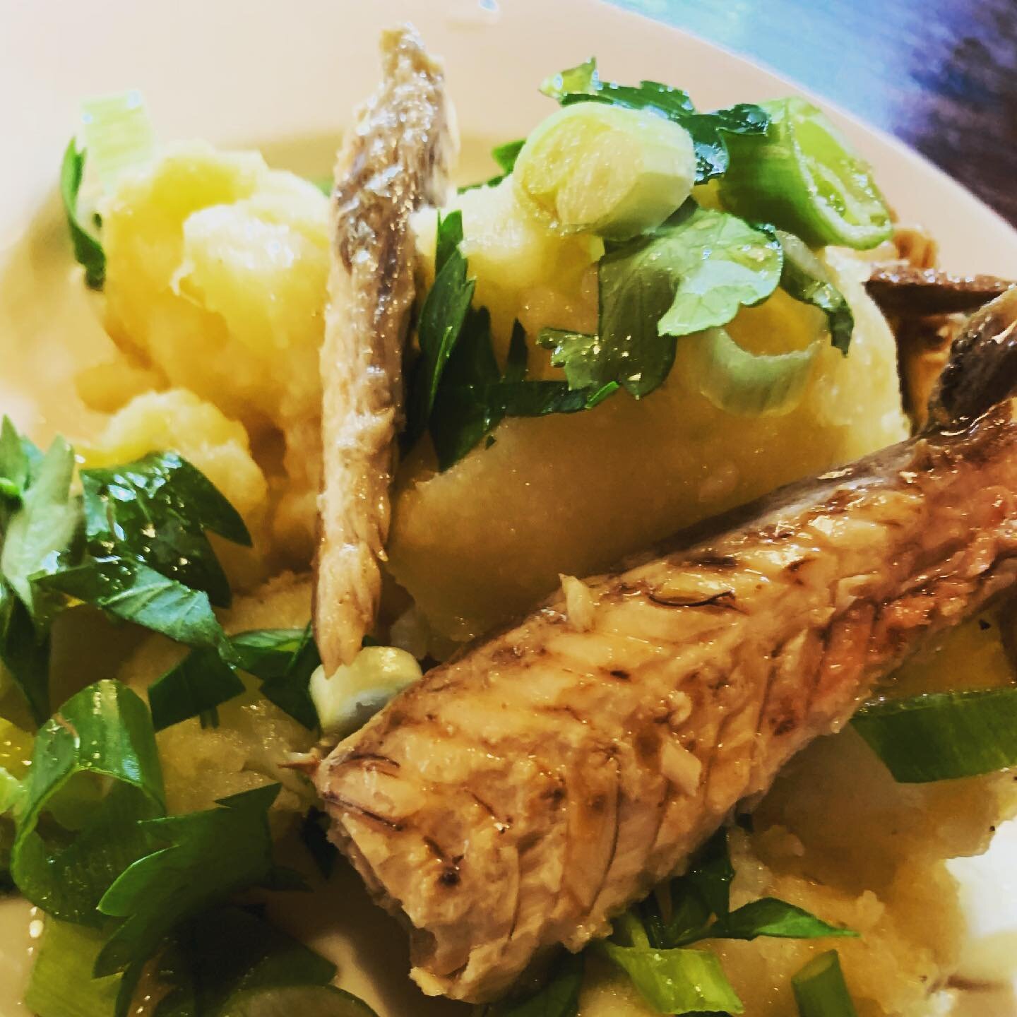 Patatas ali&ntilde;adas is a much-loved potato salad typical of Jerez and Cadiz. Sherry vinaigrette ( no mayonnaise ) soaked into golden Norwiss potatoes from Maine topped with scallions and tinned mackerel ( melva tuna would be better but I can&rsqu