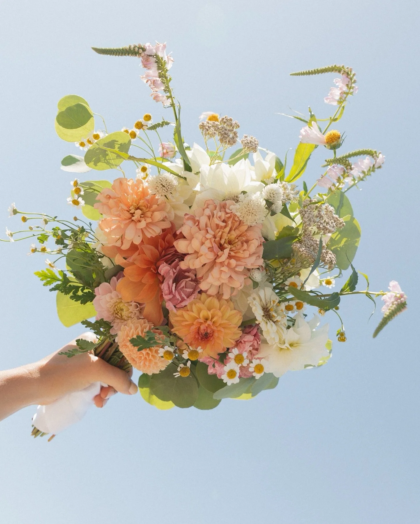 A moment for this bouquet made by @carolineehumphrey &amp; flowers supplied by @rosemallowgardens &amp; @shannockhillfarmstand 💐
.
.
.
.
.
.
.
.
.
.
.
.
.
#wedding #weddingphotographer #weddingseason #engagementphotos #engagementphotography #newport