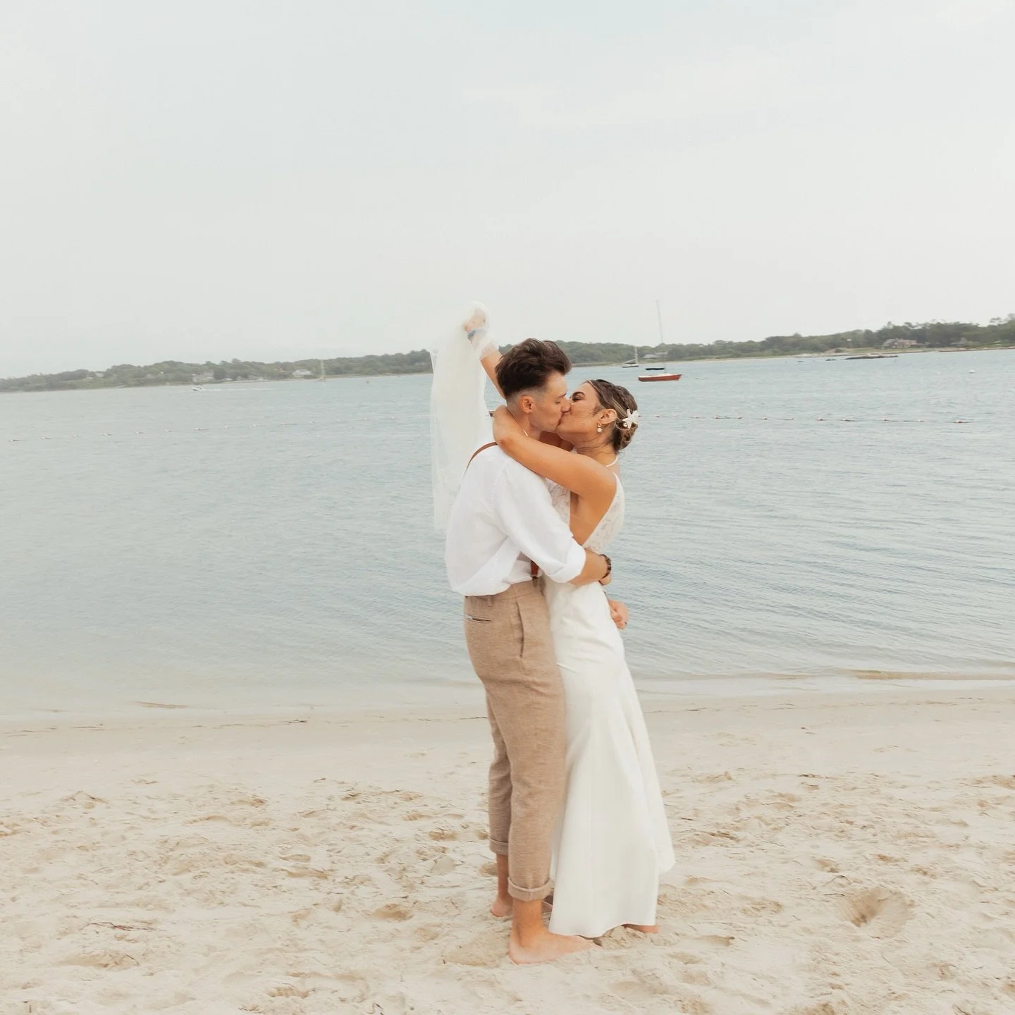 Portraits from Mike &amp; Nicole&rsquo;s beautiful wedding day 🥹
.
.
.
.
.
.
.
.
.
.
#fishersisland #fishersislandwedding #fishersislandweddings #fisherislandNY #fishersislandnewyork #weddingphotography #weddingphotographer #rhodeislandwedding #newy