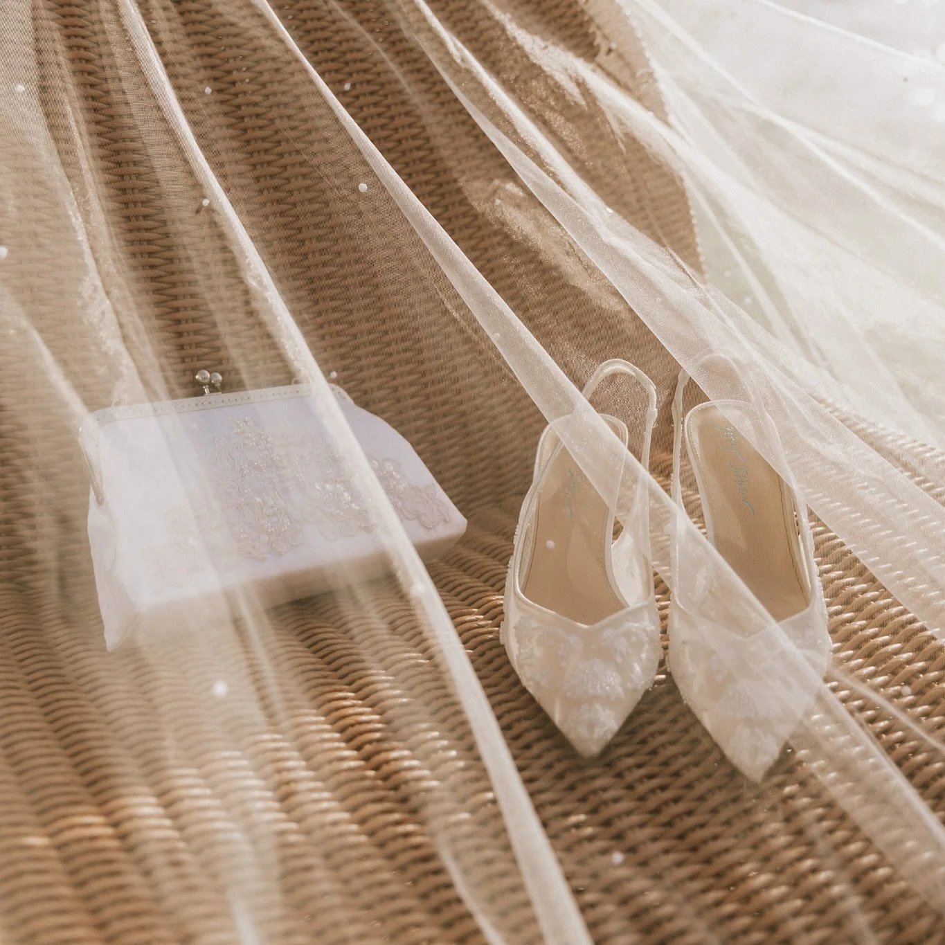 love when a bride loves details 😍

venue @saphireeventgroup The Lakehouse
makeup @katiebeautyboston 
hair @jessicalynbeauty 
floral @lolasfloral 
shoes @betseyjohnson 
dress @alexandrasbridalboutique