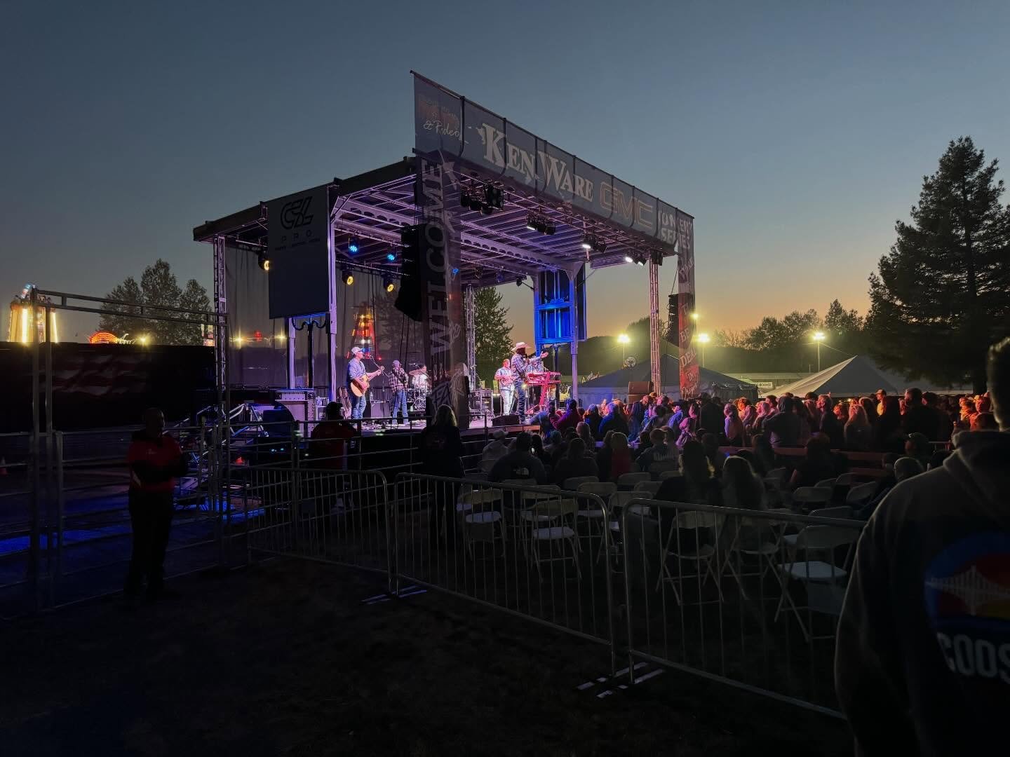 CSL Pro LLC:  What We Do - PROFESSIONAL STAGING & RIGGING