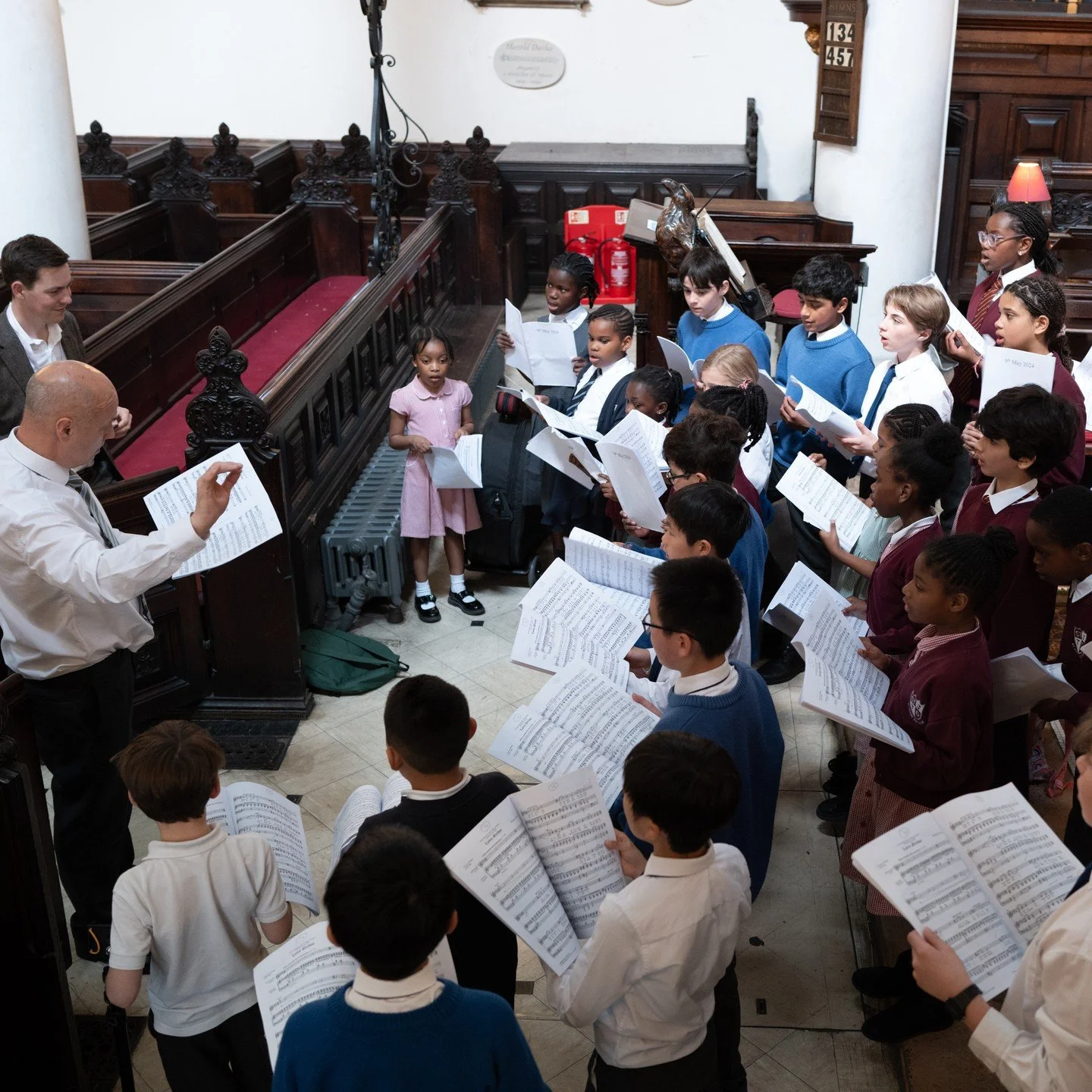 Some highlights from our joint concert on Ascension Day at @stmichael_cornhill with @winchestercollege. Look at our kids go!

&copy; @jimpascoephotography