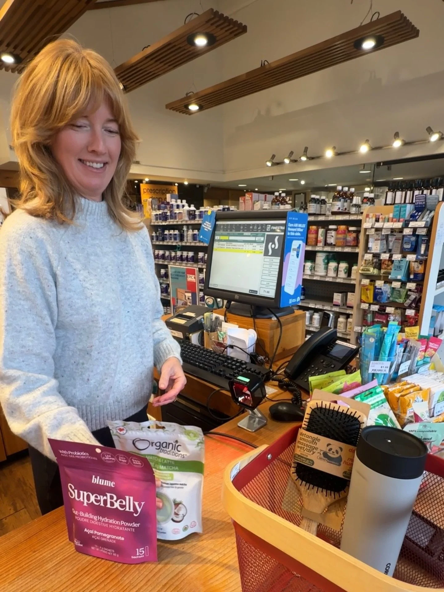 Bring ease to your holiday season by having your wellness goodies delivered straight to your door. Packed with love from team Epic, and transported with care from @tofino_delivery. 💙