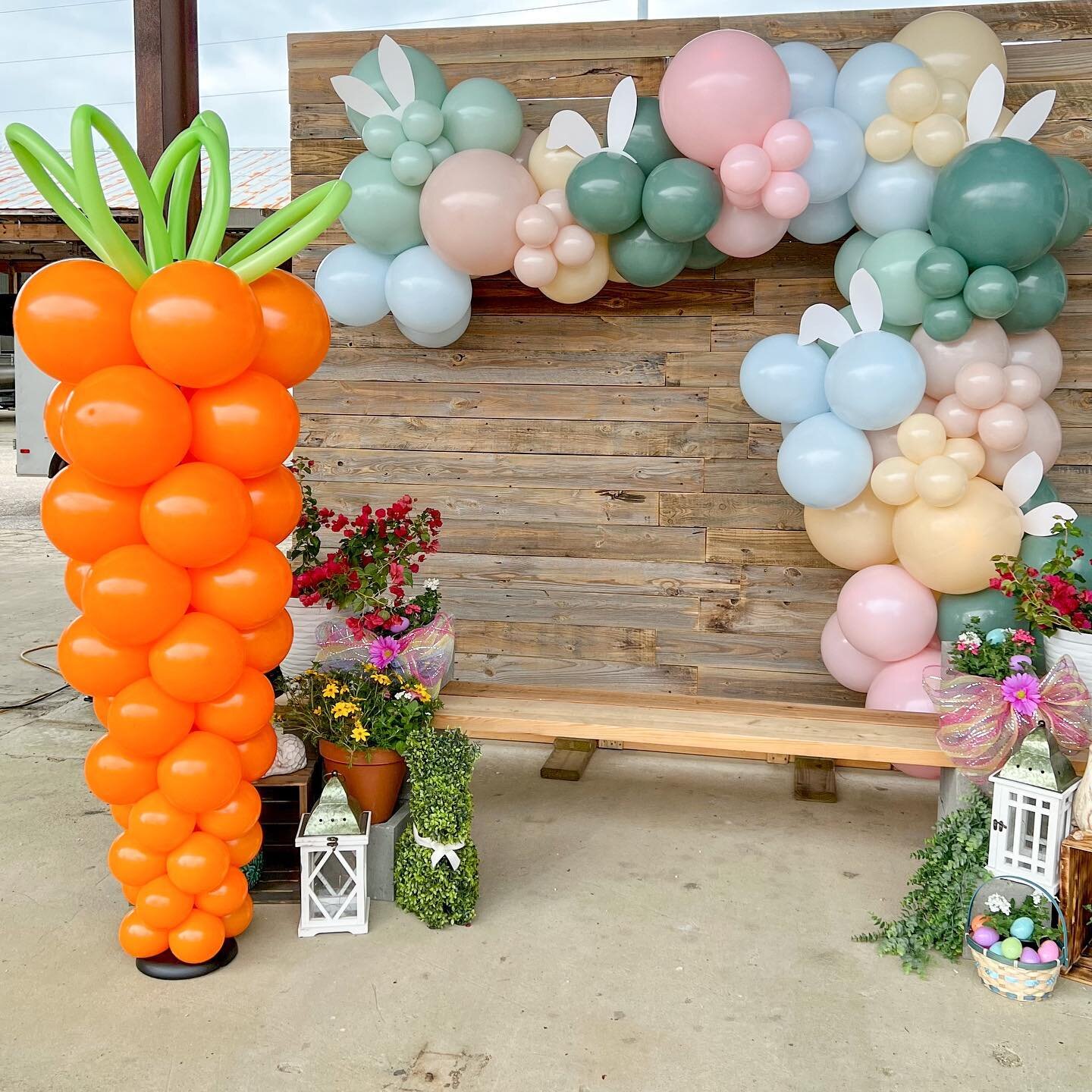 Happy Easter🐰🥕🐣

We hope everyone had an egg-stra special day!! 

#balloongarland #mobileal #mobilealabama #easterballoons #easterdecor