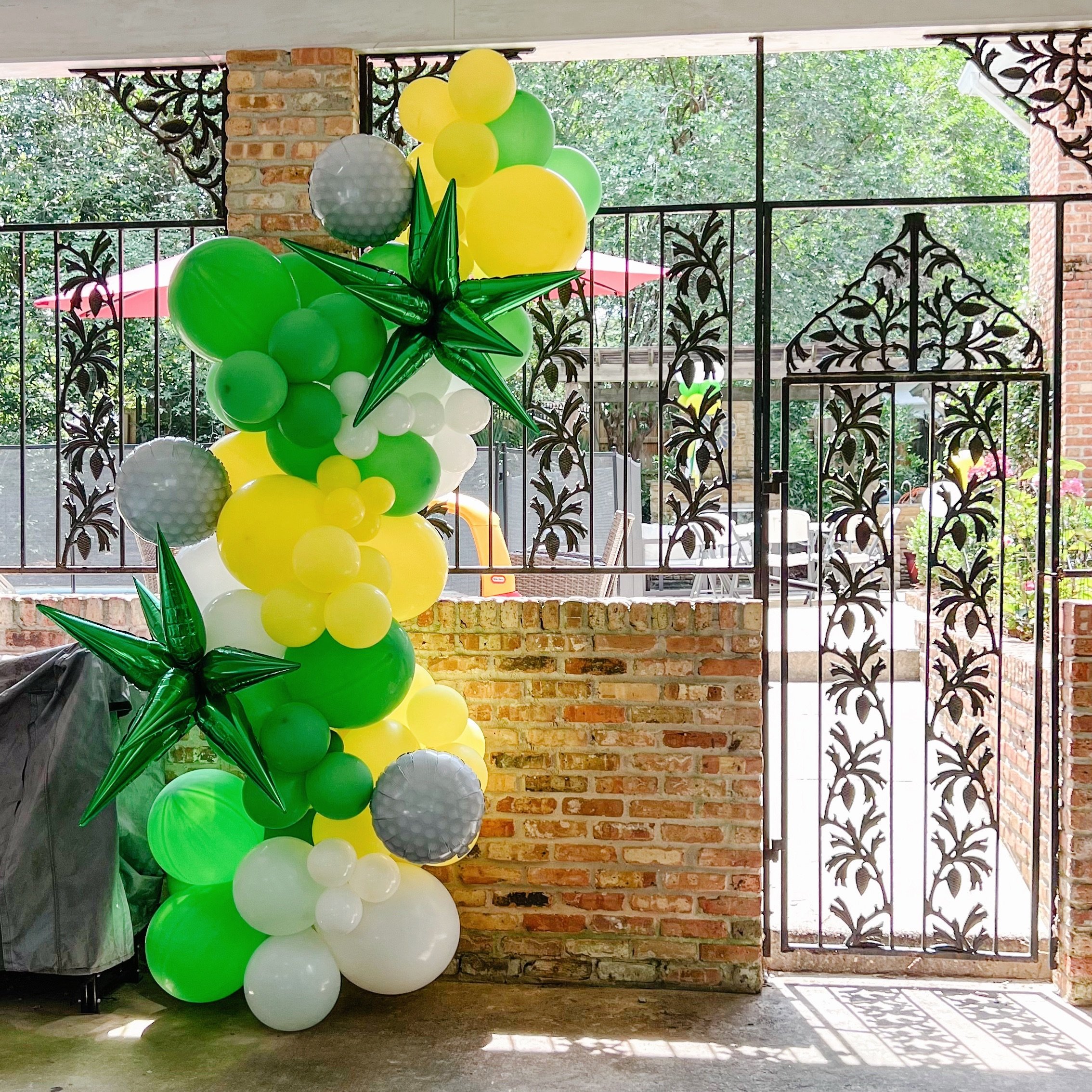 Who watched The Masters over the weekend!? This garland was the perfect theme for the par-tee⛳️🏌️&zwj;♀️

Have an event coming up? Let us make your party POP!!

#balloongarland #partydecorideas #boyspartyideas #mobilealabama #mobileal