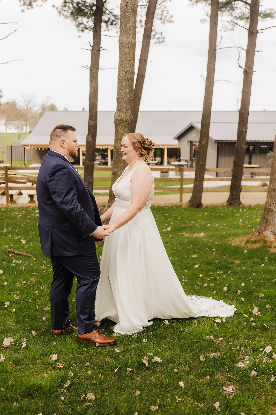 NortheastOhioWeddingPhotographer-StandingRockFarms-KenleyZach.0176-2_websize.jpg