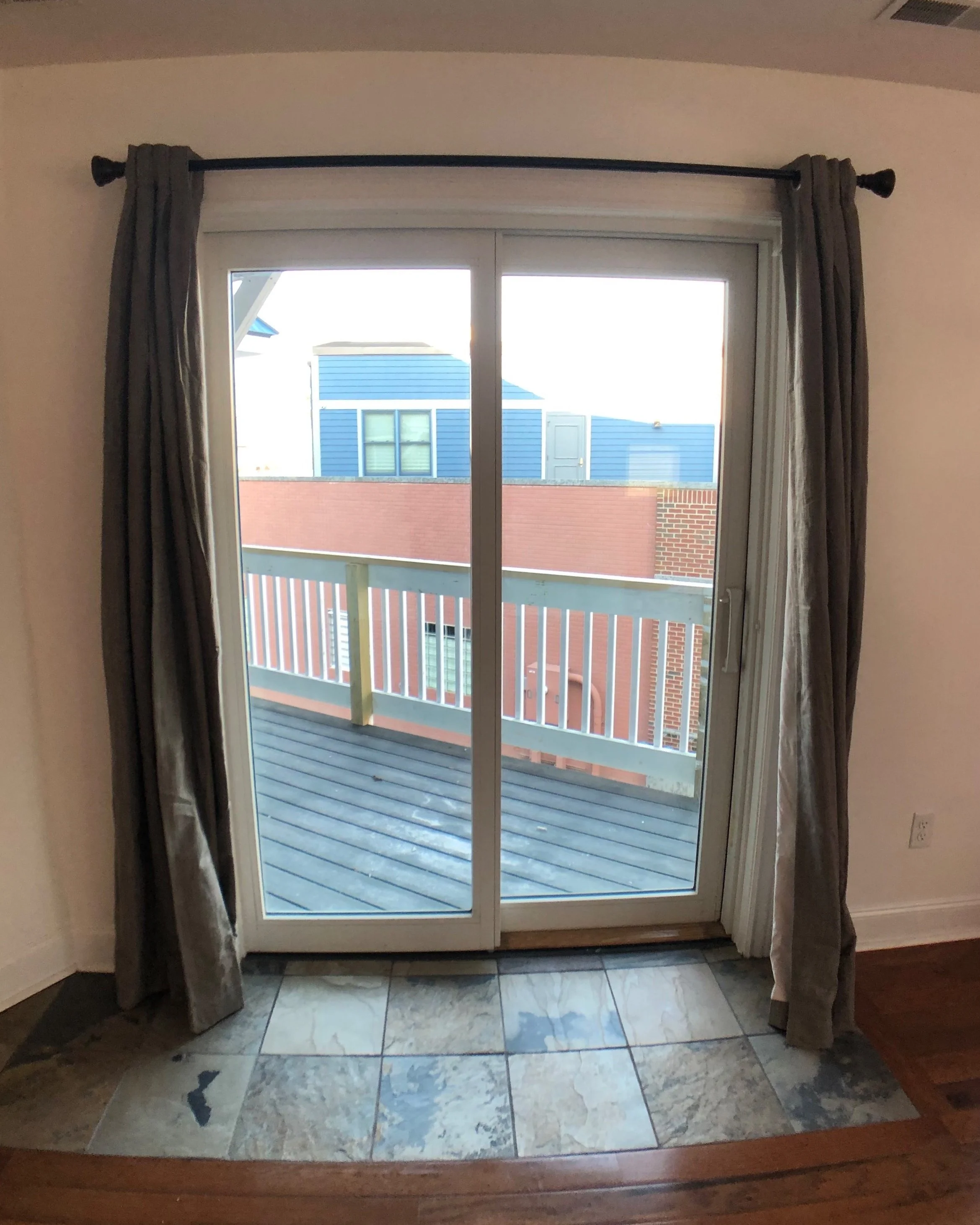 213+beakes+%231+balcony.jpg