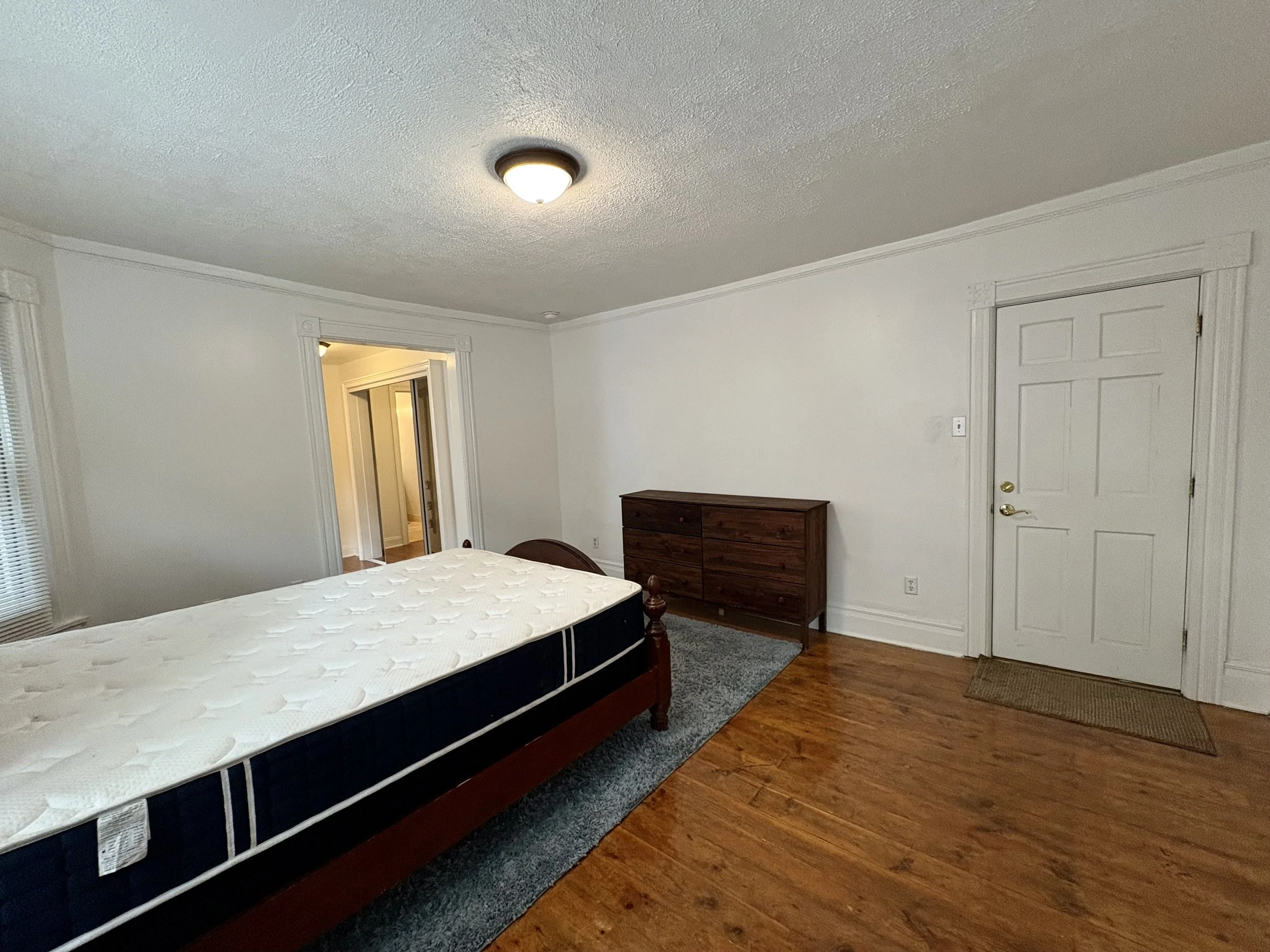 J3_room2.jpeg