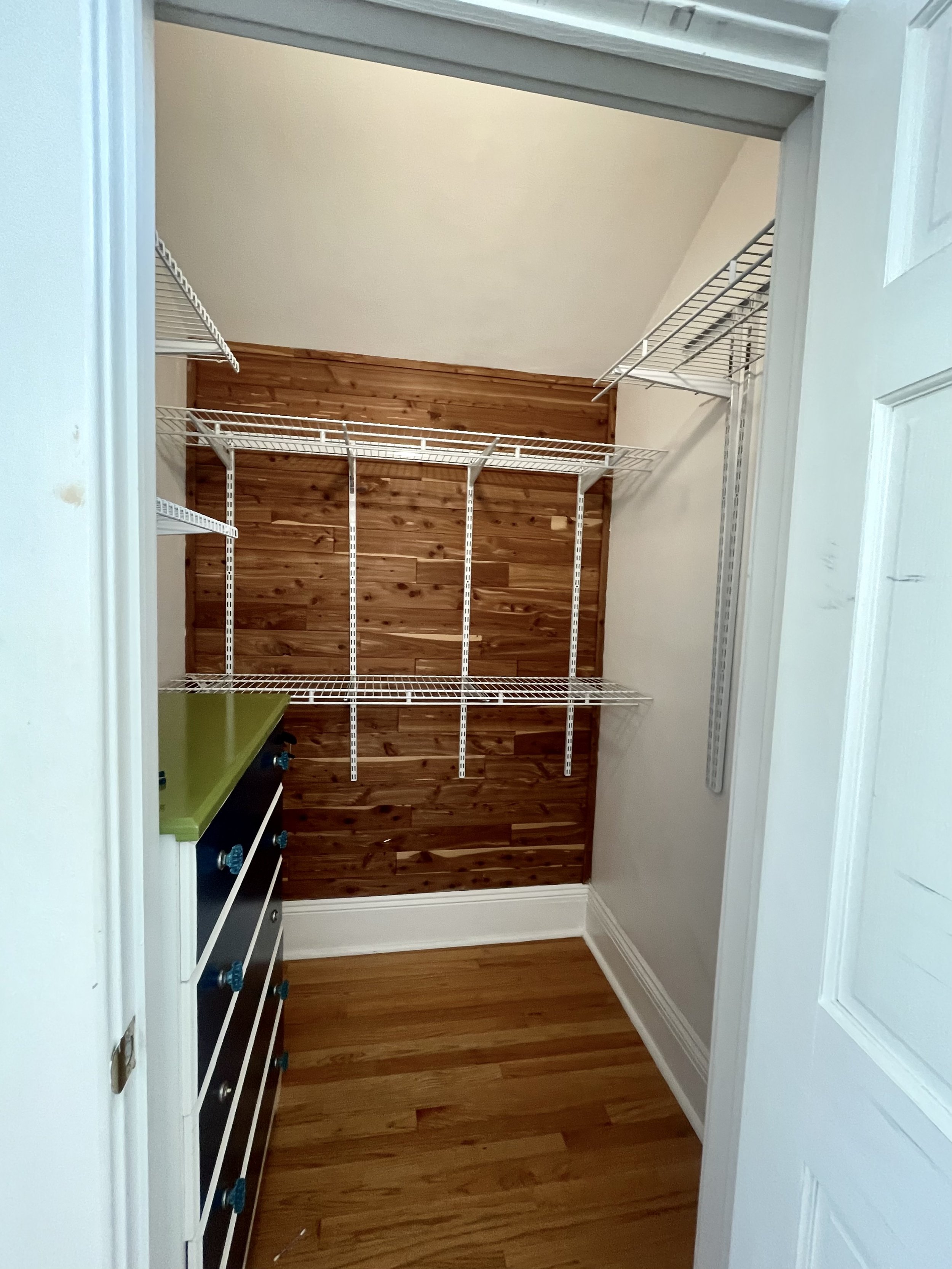 P_room4_closet.jpeg