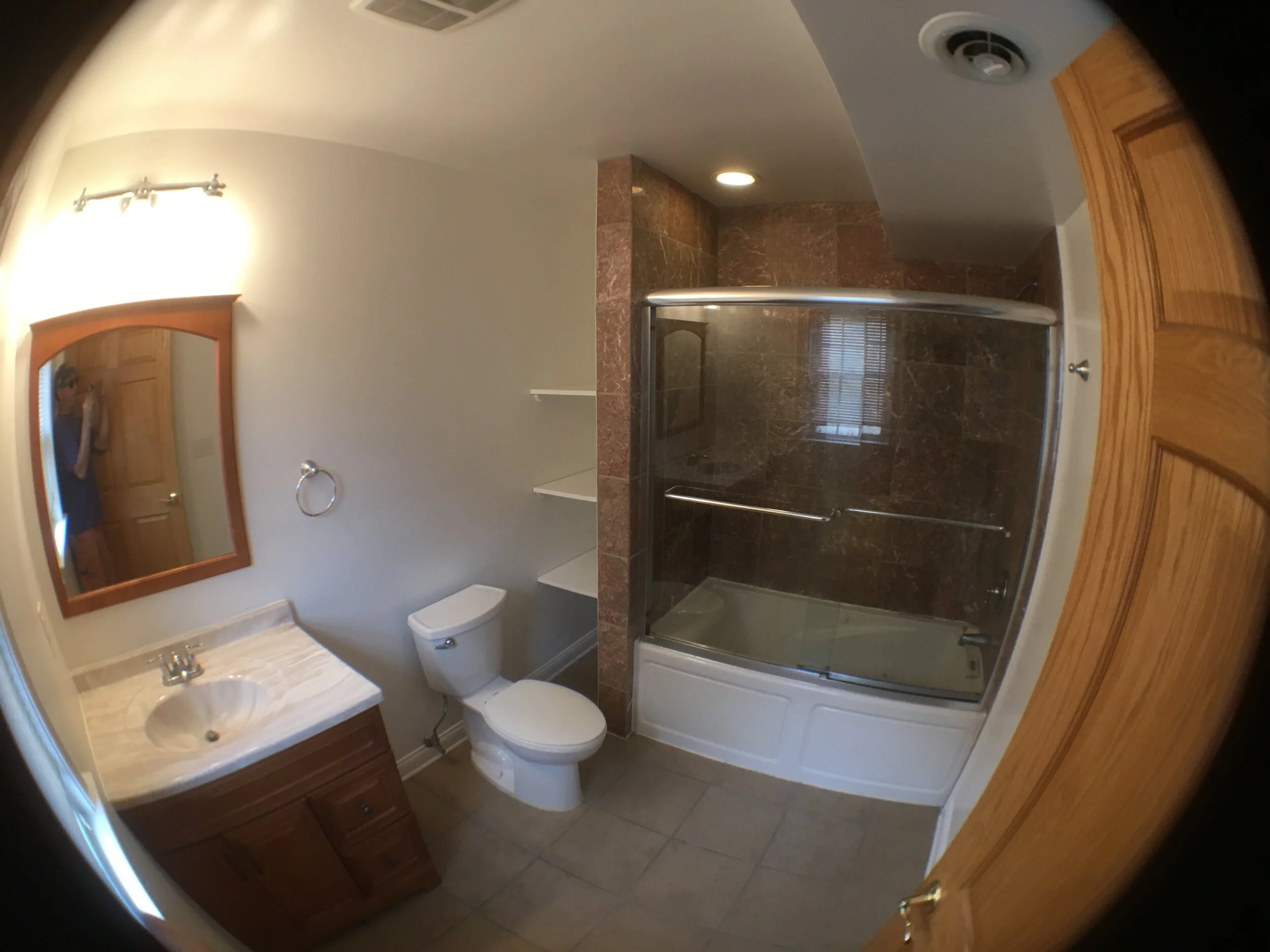 642 N 4th ave #3 bath view.jpg