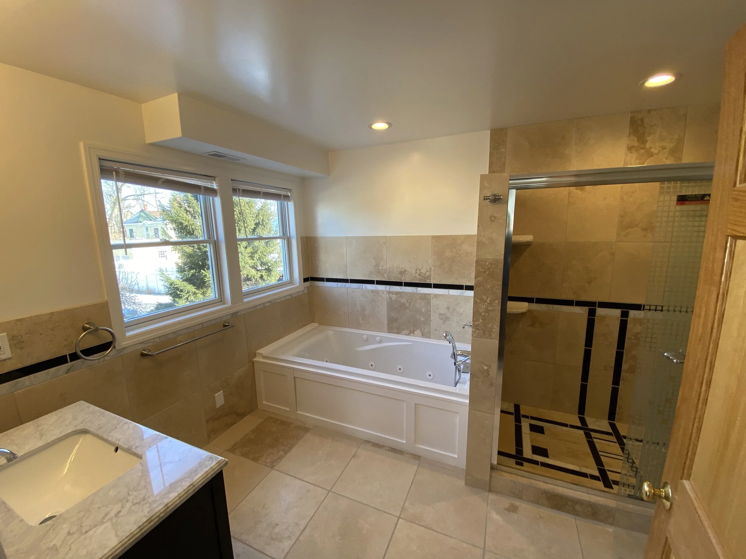 213 beakes #2 bath.jpeg