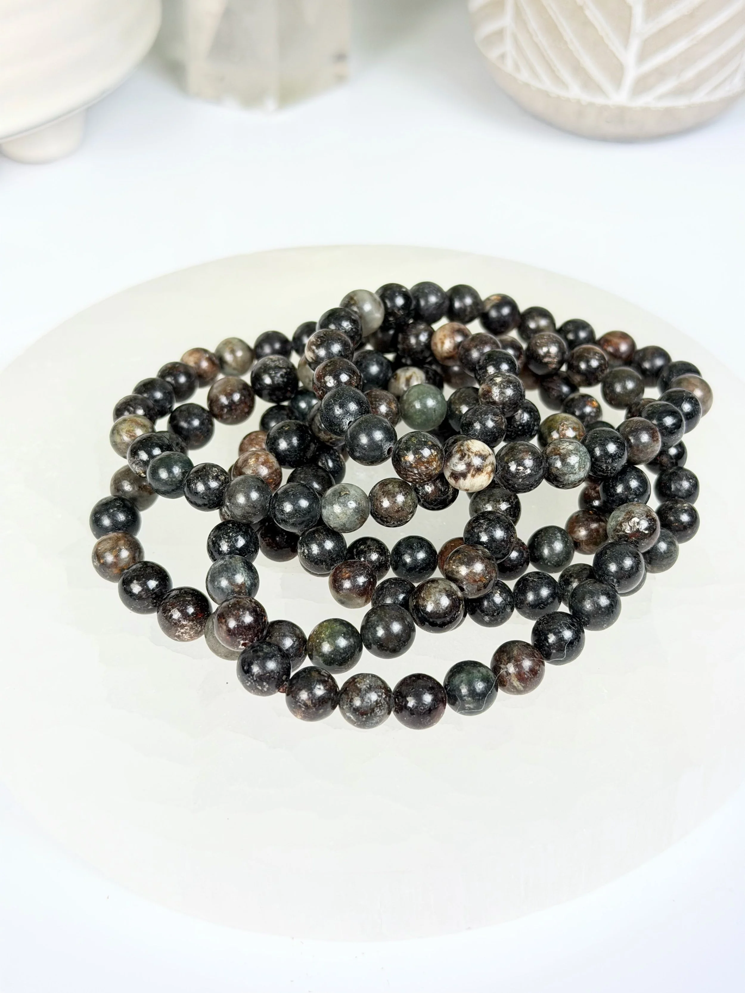 PHLOGOPITE 8MM ON SEL.jpeg