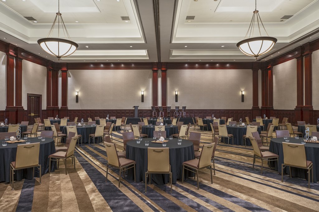 RH_DFWDT_Meeting_Rounds_Grand_Ballroom.jpg