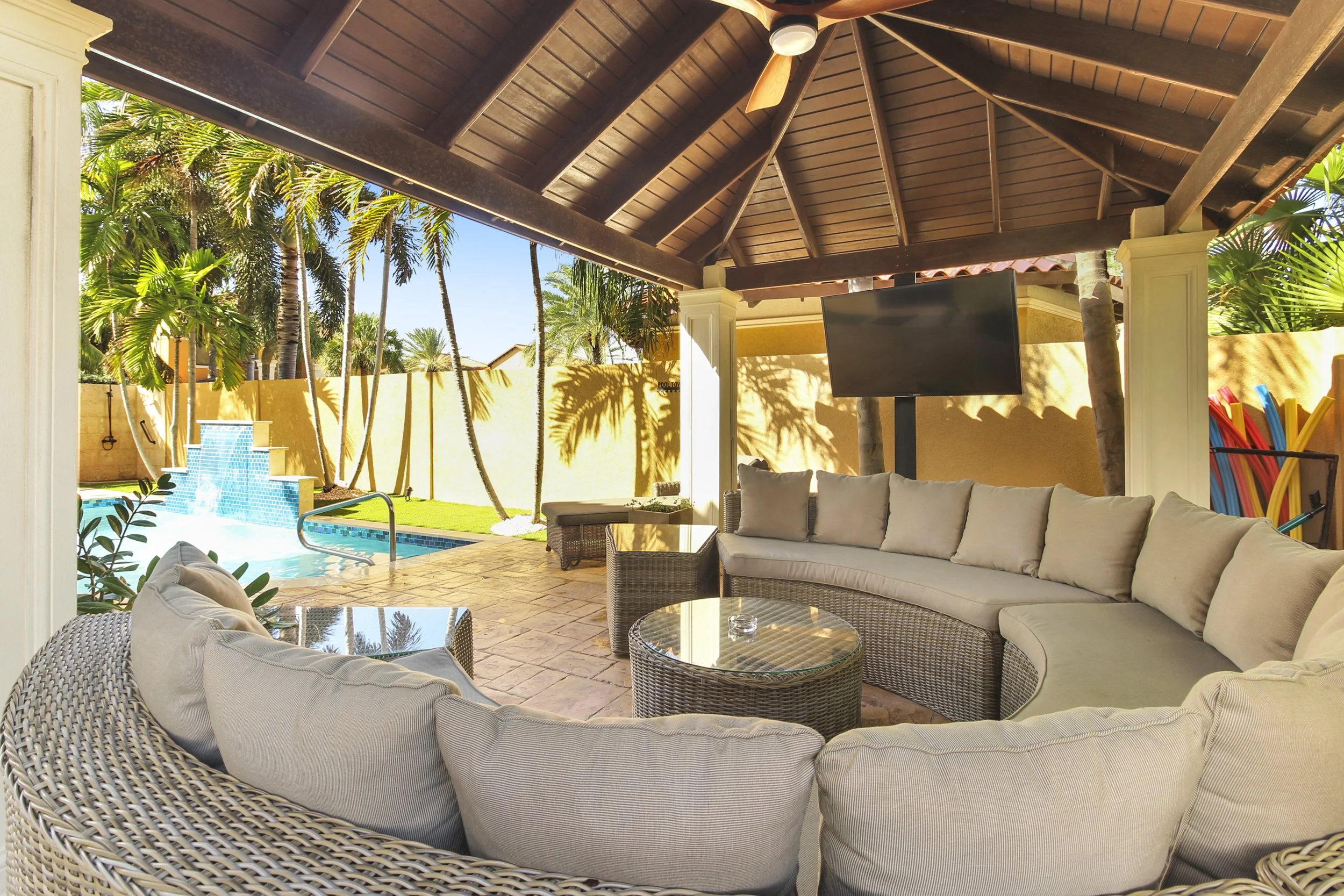 Six Reasons to Choose a Vacation Rental Over a Hotel in Aruba — BOCOBAY