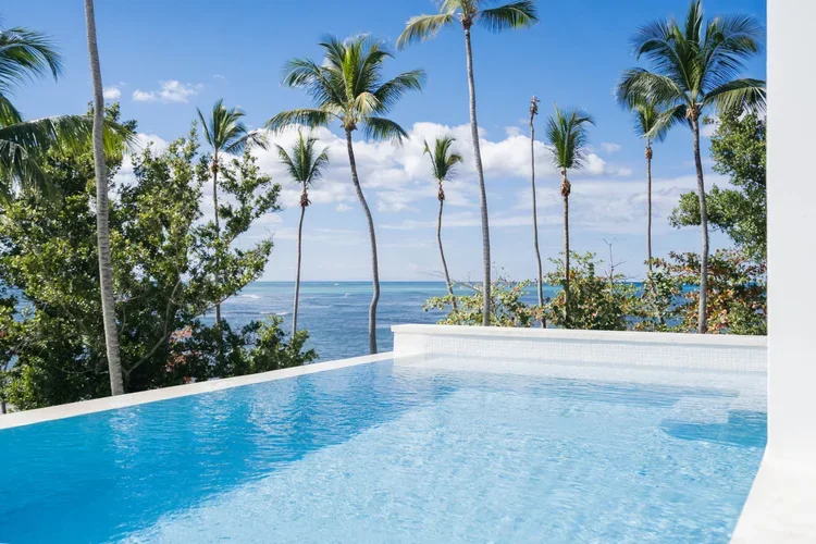 Penthouse with Private Rooftop Pool