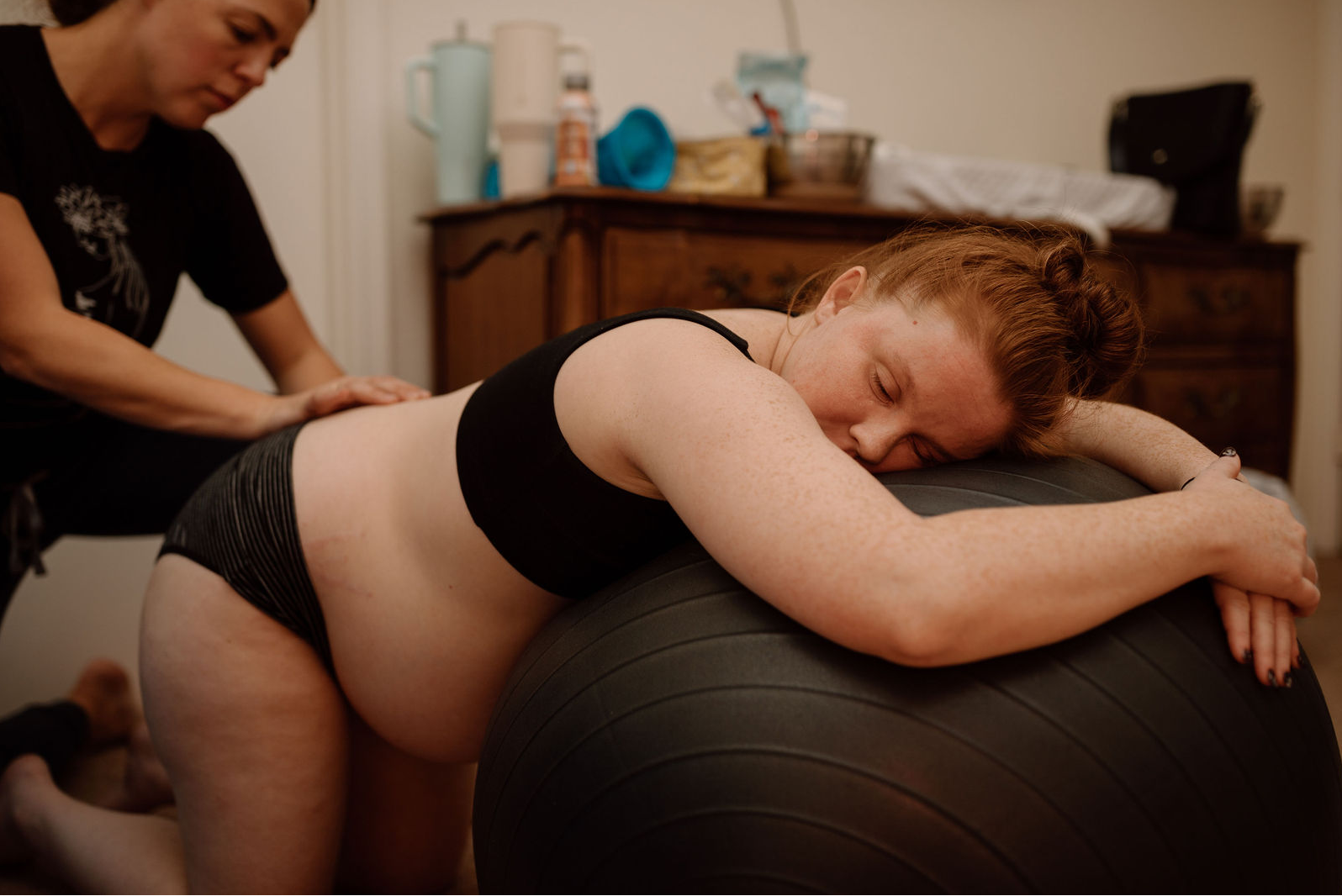 The Complete Guide to Birth Positions and Comfort Measures for Every Stage of Labor 🌟