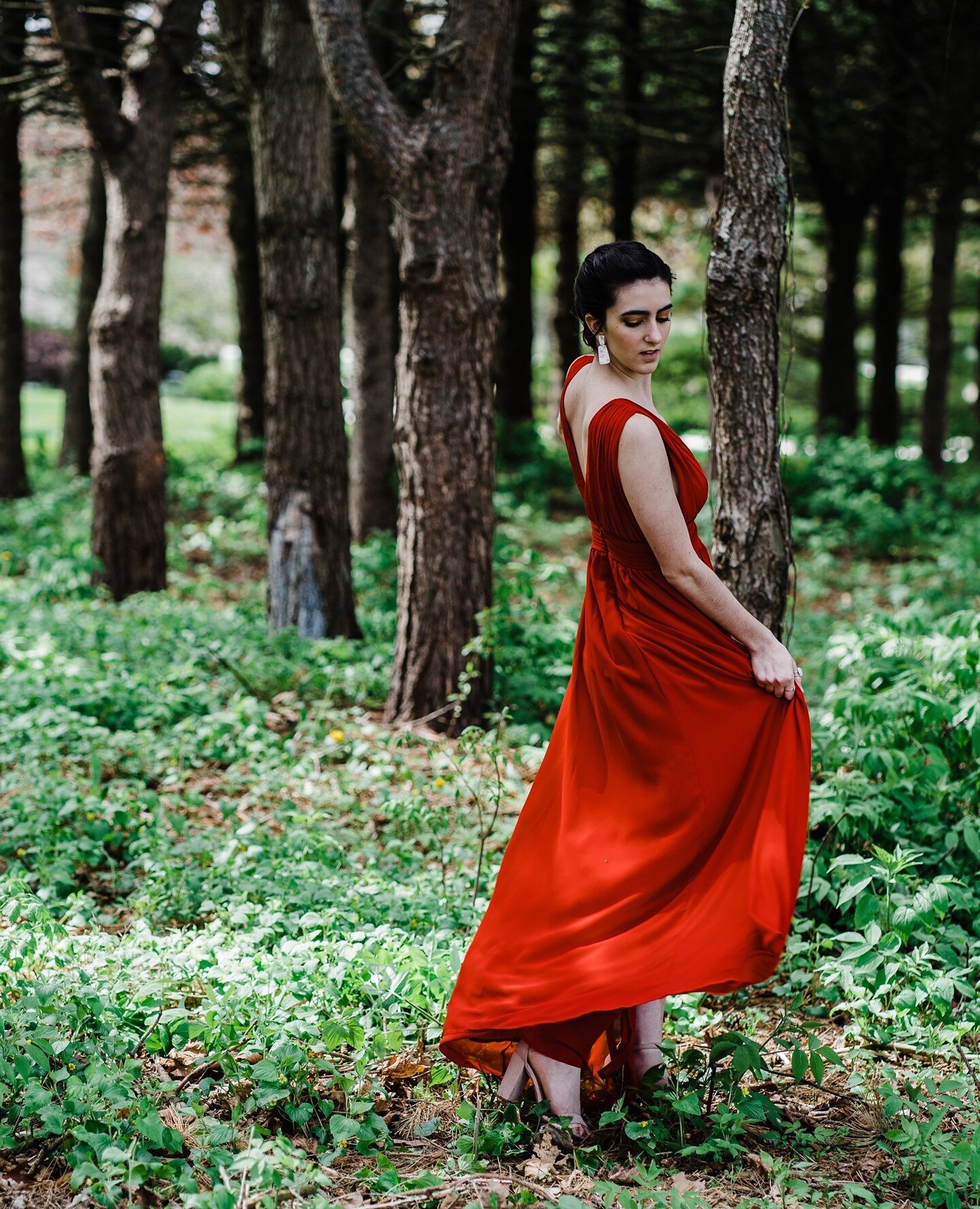 Forests always fill me with so much peace.  I spent my summers exploring the woods and swimming up north at my family's cabin as a child, so I feel at home whenever I photograph a session among the trees. ⁠
⁠
Sometimes the most peaceful and simple pl