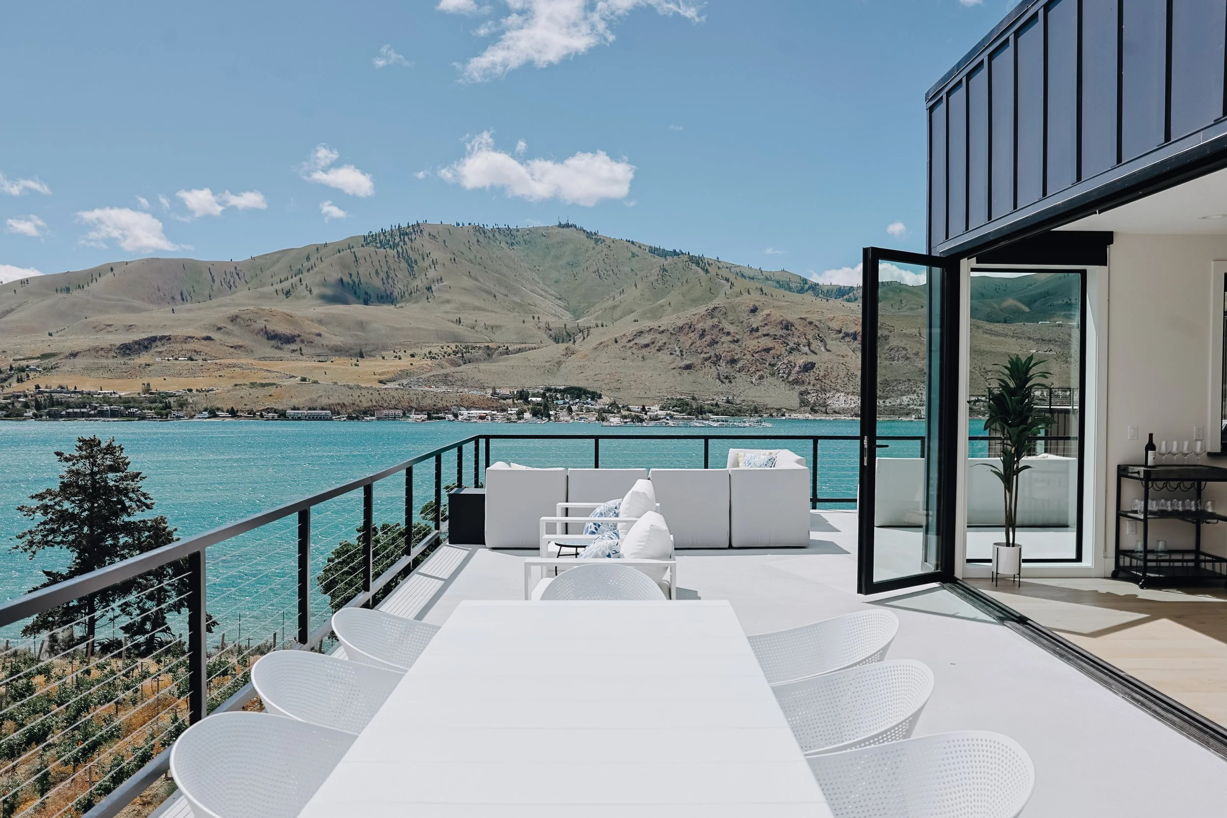 Behind the Build: The Lakeside Retreat