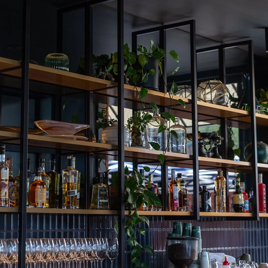 FRONT BAR — Teller