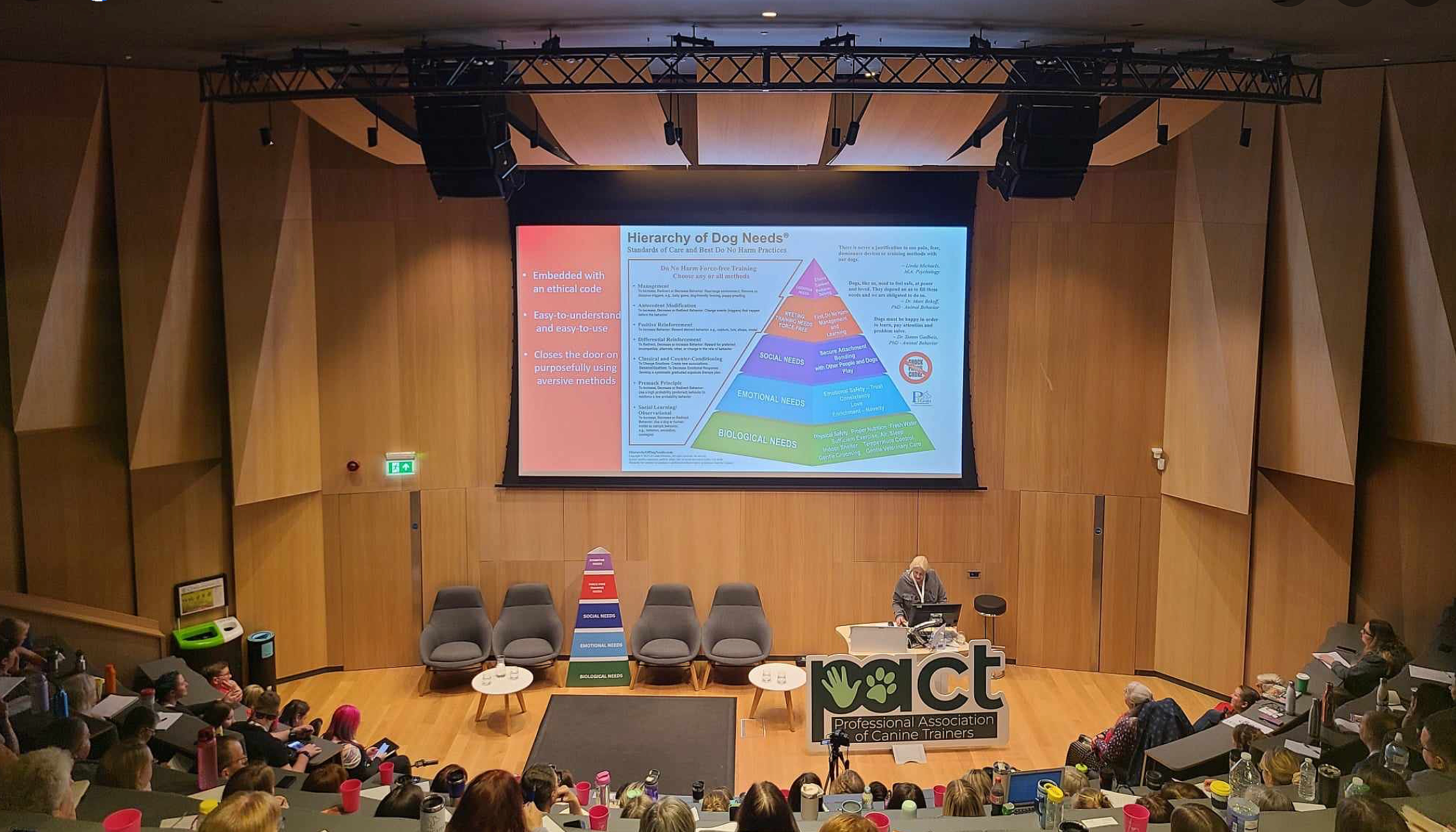 University of Winchester.png