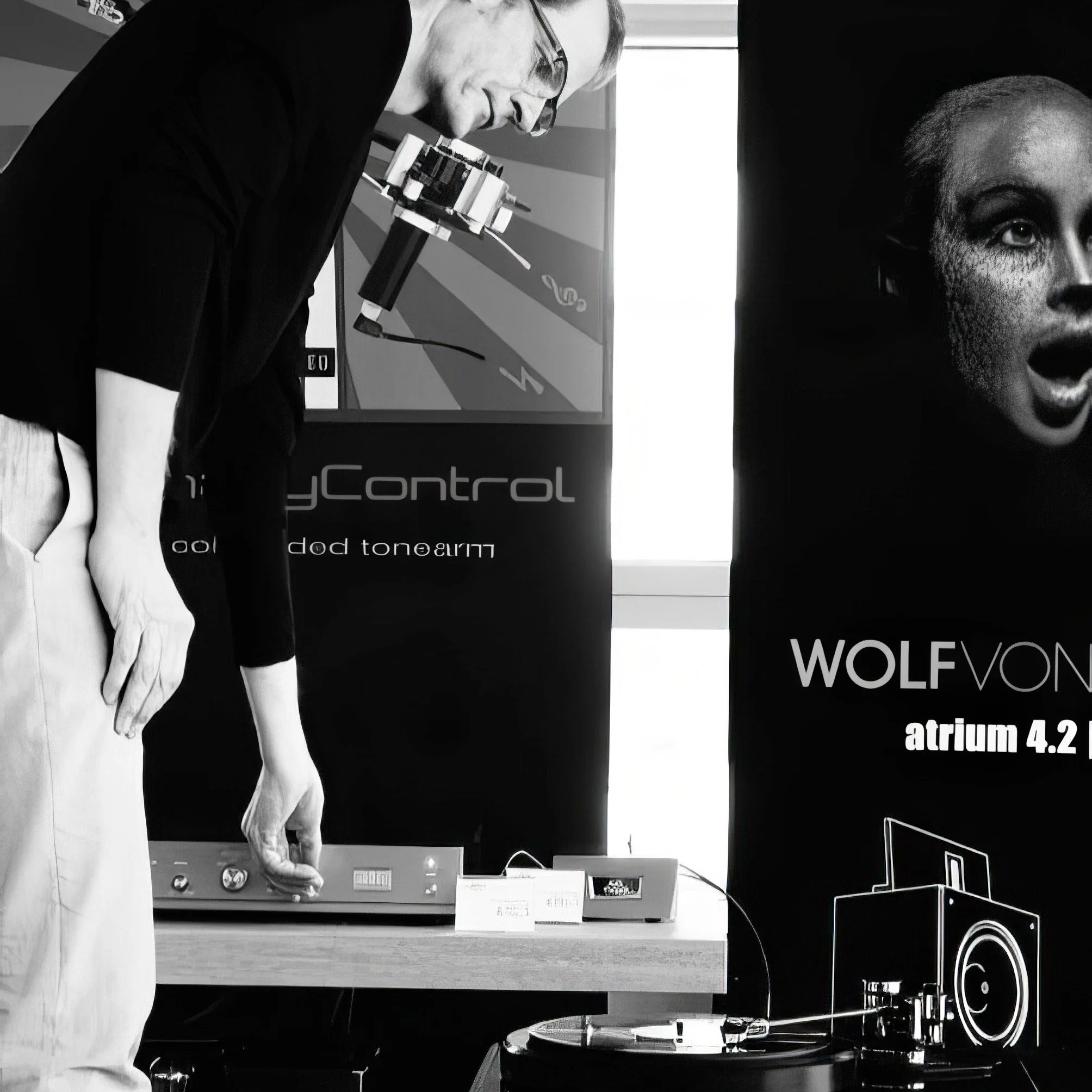 .
Analog Reproduction

Bernd Hemmen, the visionary behind PrimaryControl, asserts that High End Audio is the ultimate form of individual expression.

The goal is clear: to create objects that speak for themselves and can reproduce music at the highes