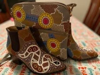 Lady's boots and handbag