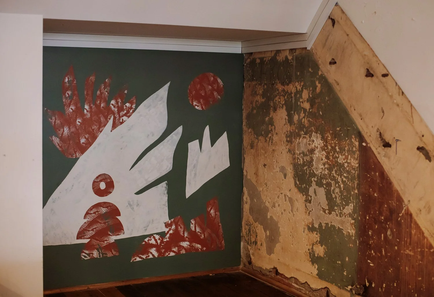 mural in newcastle cafe by muralist sean thomas bell