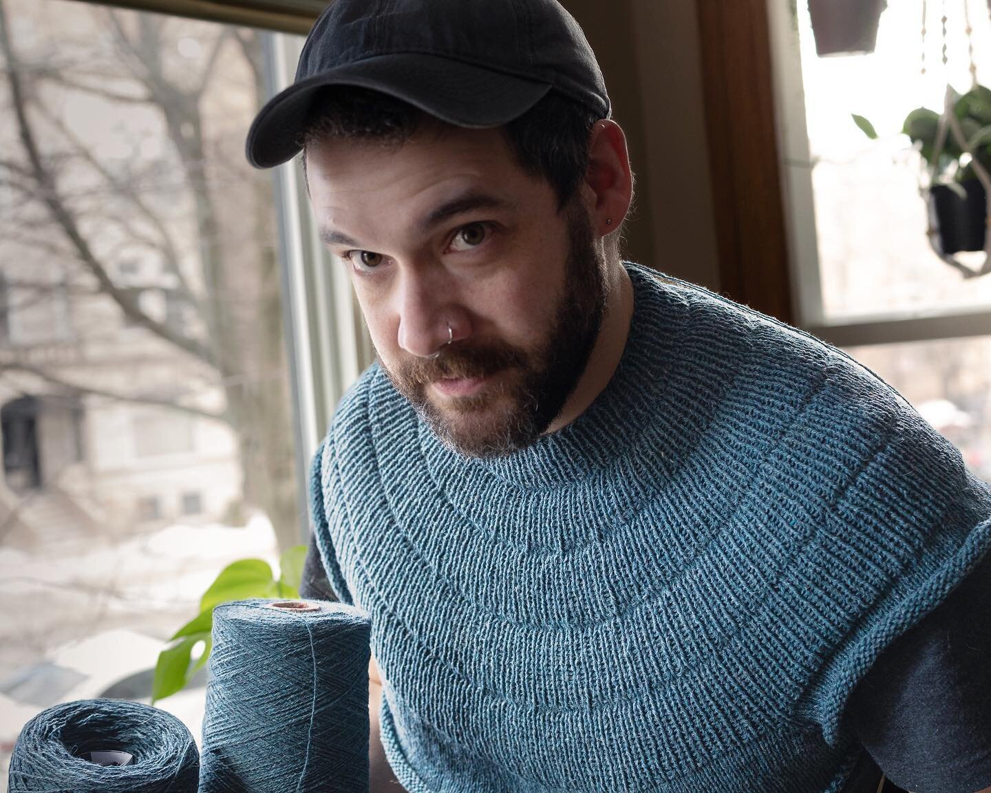 I&rsquo;m spending a mostly lazy day working on this Ankers Sweater by @petiteknit. Trying to get a picture of it was a challenge, so I spent most of the little photoshoot looking i#at my camera&rsquo;s screen trying to see if the yoke looked okay 🤣