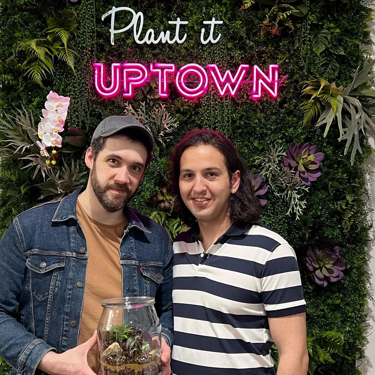 Hi! I&rsquo;ve been super busy lately and sort of MIA, but I of course had time to come take this amazing terrarium class for @brianlovescake! I hope to get back to posting my knitting soon&hellip; but if you want to learn about terrariums, I can hig