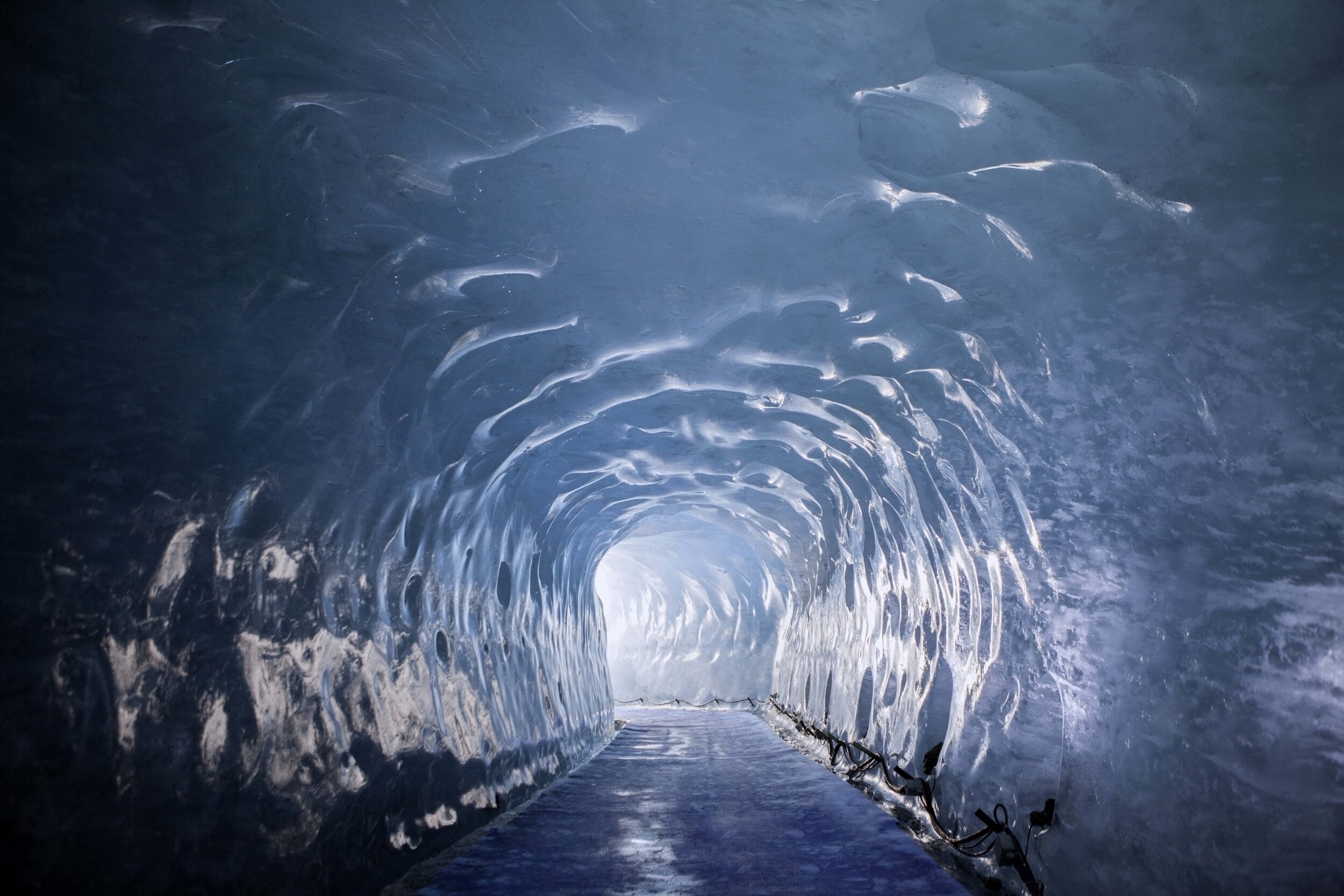 Hintertux Ice Palace - a fascinating natural wonder and year-round highlight among the events in Tux