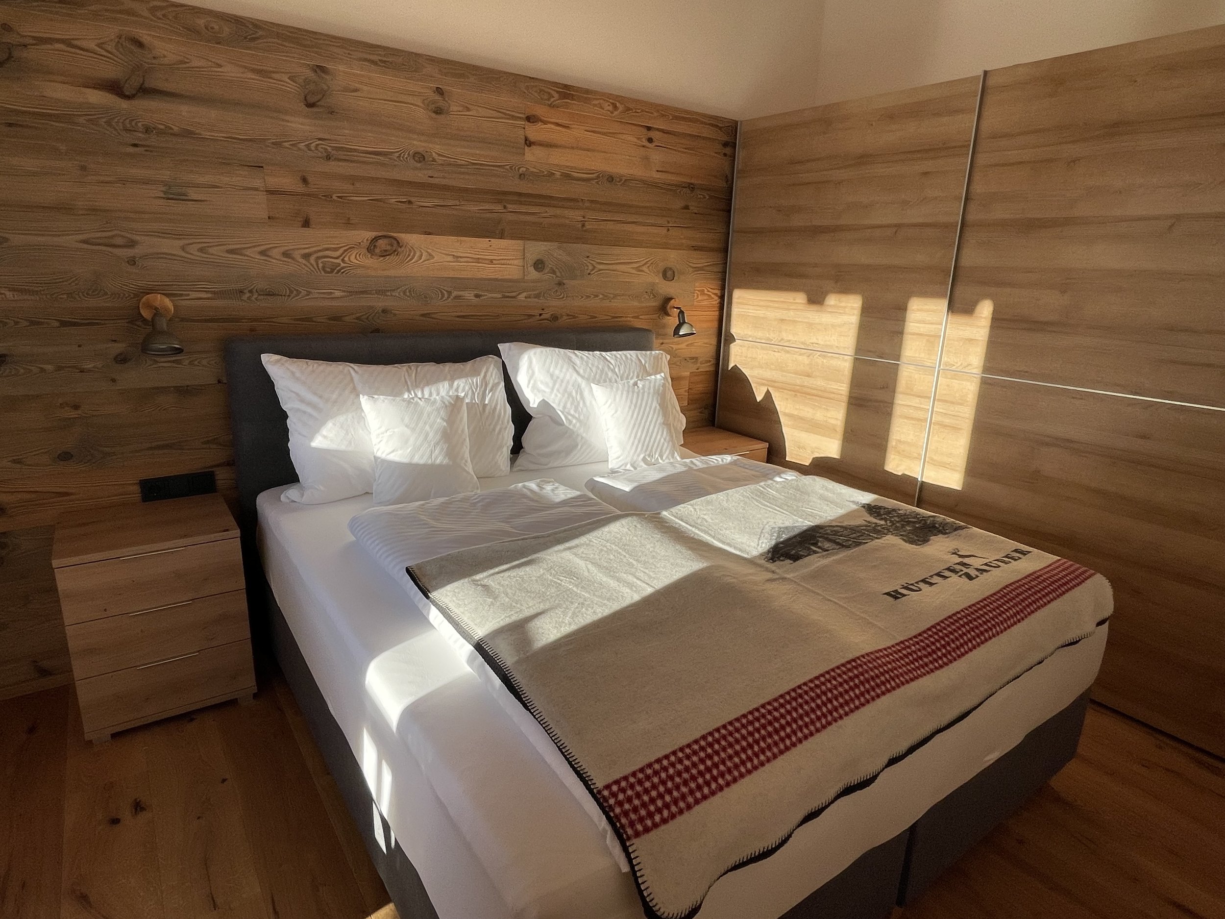 Bedroom with glacier view