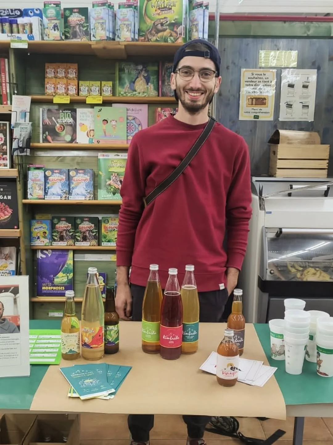Matthieu et Kevin sont venus à votre rencontre à @satorizalbertville la semaine dernière 😋
L'occasion de vous faire déguster (ou découvrir !) nos boissons fermentées ou non, et notre vinaigre de kombucha !