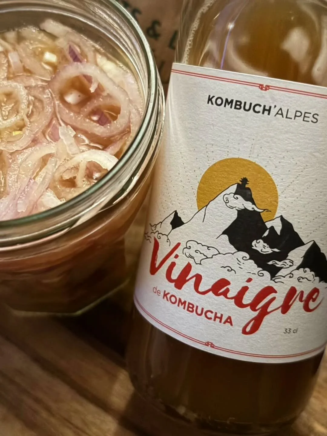 Et si vous faisiez vous m&ecirc;me vos pickles ? 🧅

Elise, une abonn&eacute;e, nous a partag&eacute; sa recette de pickles d'&eacute;chalotes avec notre vinaigre : &ccedil;a nous a tout de suite mis l'eau &agrave; la bouche... 😋

Les pickles sont d