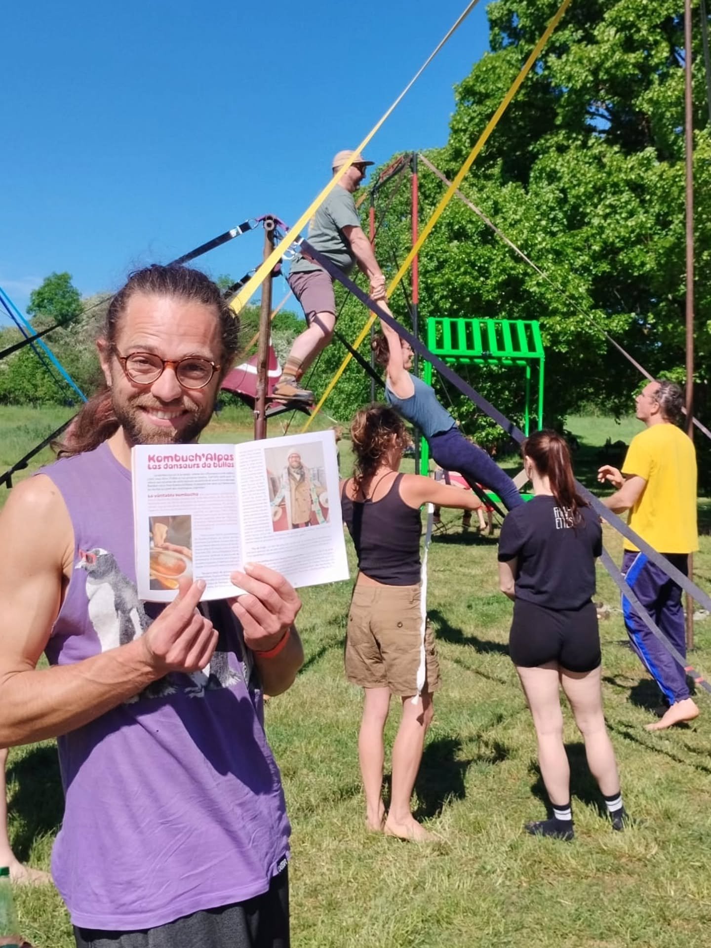 On est dans le Sat'info de mai-juin 🥳

&Agrave; d&eacute;vorer dans tous vos magasins @satorizmagasinsbio : une superbe &eacute;dition pour faire le plein d'astuces, de connaissances, de recettes et de bonne humeur 🥕🌻💡🍓

Merci &agrave; @satorizm