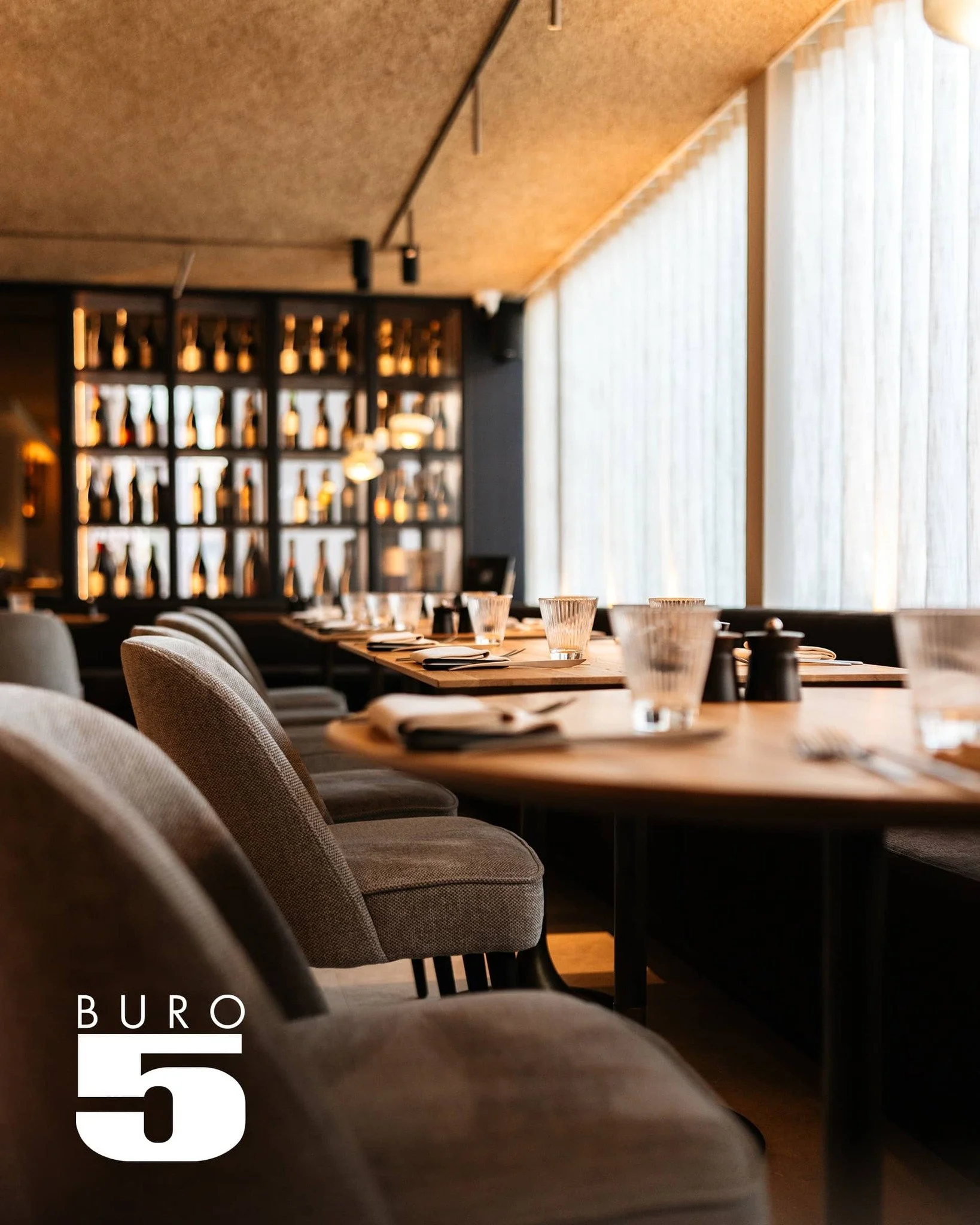 R&eacute;ouvert depuis d&eacute;but janvier, @lecomptoirdeleauvive vous accueille dans un int&eacute;rieur enti&egrave;rement transform&eacute;.

Un lieu repens&eacute; dans les moindres d&eacute;tails, pour refl&eacute;ter leur identit&eacute; et le