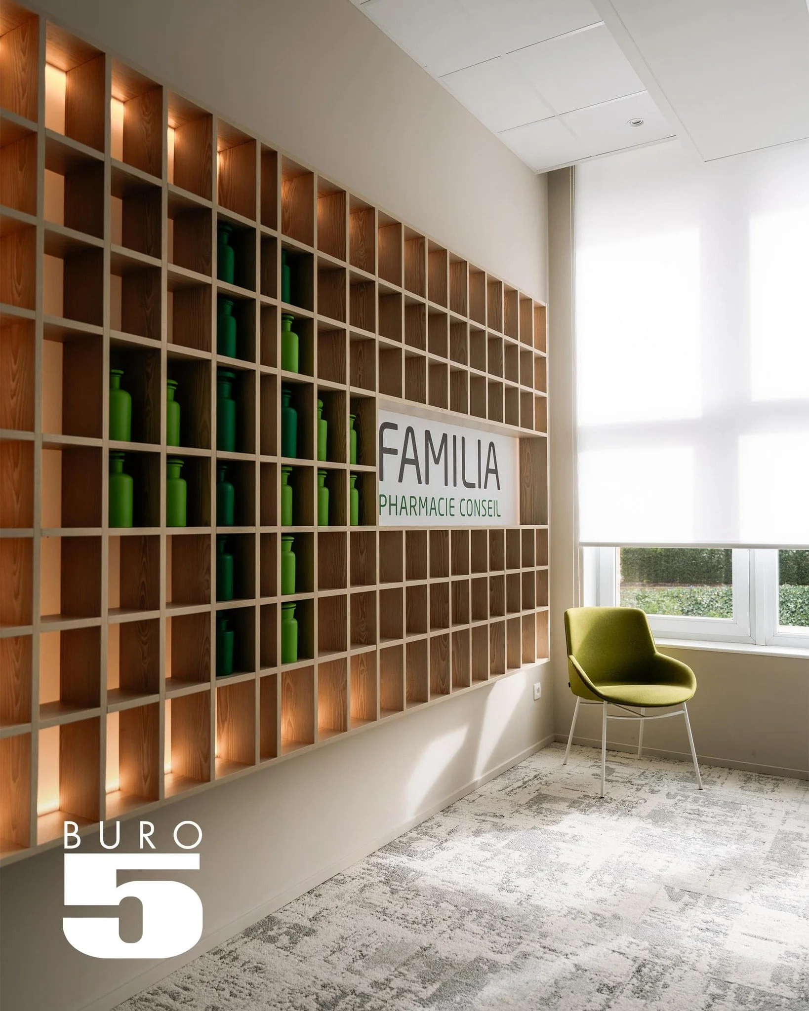 Un espace de travail, &ccedil;a ne se r&eacute;sume pas &agrave; des bureaux align&eacute;s.

Bienvenue dans les bureaux de Familia, &agrave; Ciney. Un projet qu&rsquo;on a ador&eacute; penser en collaboration avec @id4care.

On a imagin&eacute; un l